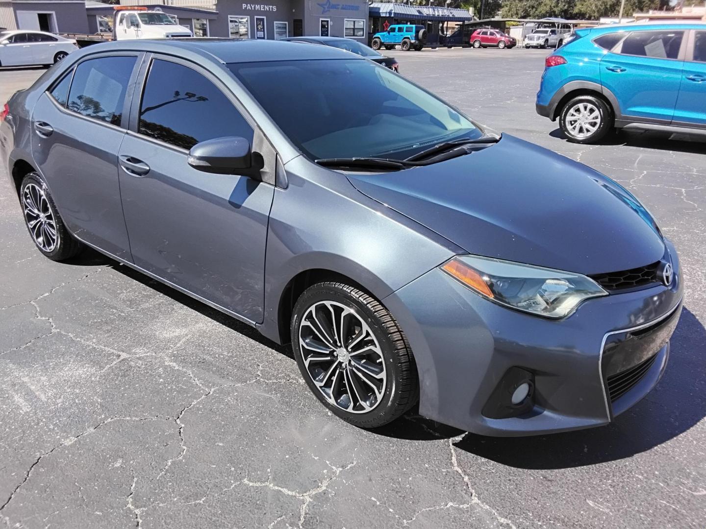 2015 GRAY /Grey Toyota Corolla L 4-Speed AT (2T1BURHEXFC) with an 1.8L L4 DOHC 16V engine, 4-Speed Automatic transmission, located at 6112 N Florida Avenue, Tampa, FL, 33604, (888) 521-5131, 27.954929, -82.459534 - 499$ DOWN PLUS TAX & TAG. - Photo#6