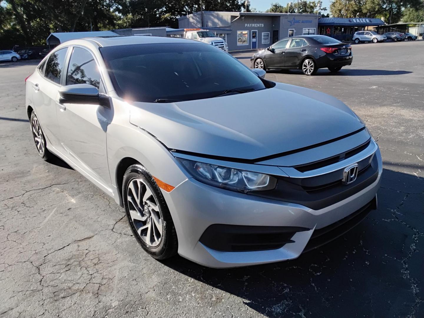 2018 GRAY /Grey Honda Civic EX Sedan CVT (19XFC2F71JE) with an 2.0L L4 DOHC 16V engine, CVT transmission, located at 6112 N Florida Avenue, Tampa, FL, 33604, (888) 521-5131, 27.954929, -82.459534 - 499$ down plus tax & tag. - Photo#3