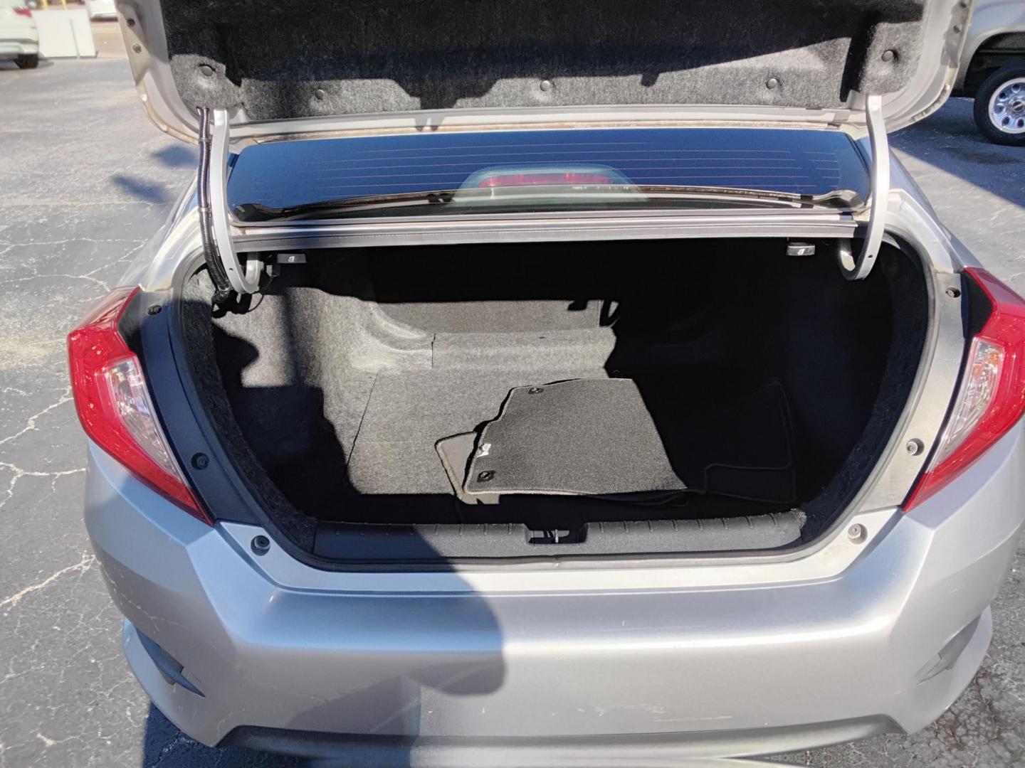 2018 GRAY /Grey Honda Civic EX Sedan CVT (19XFC2F71JE) with an 2.0L L4 DOHC 16V engine, CVT transmission, located at 6112 N Florida Avenue, Tampa, FL, 33604, (888) 521-5131, 27.954929, -82.459534 - 499$ down plus tax & tag. - Photo#7