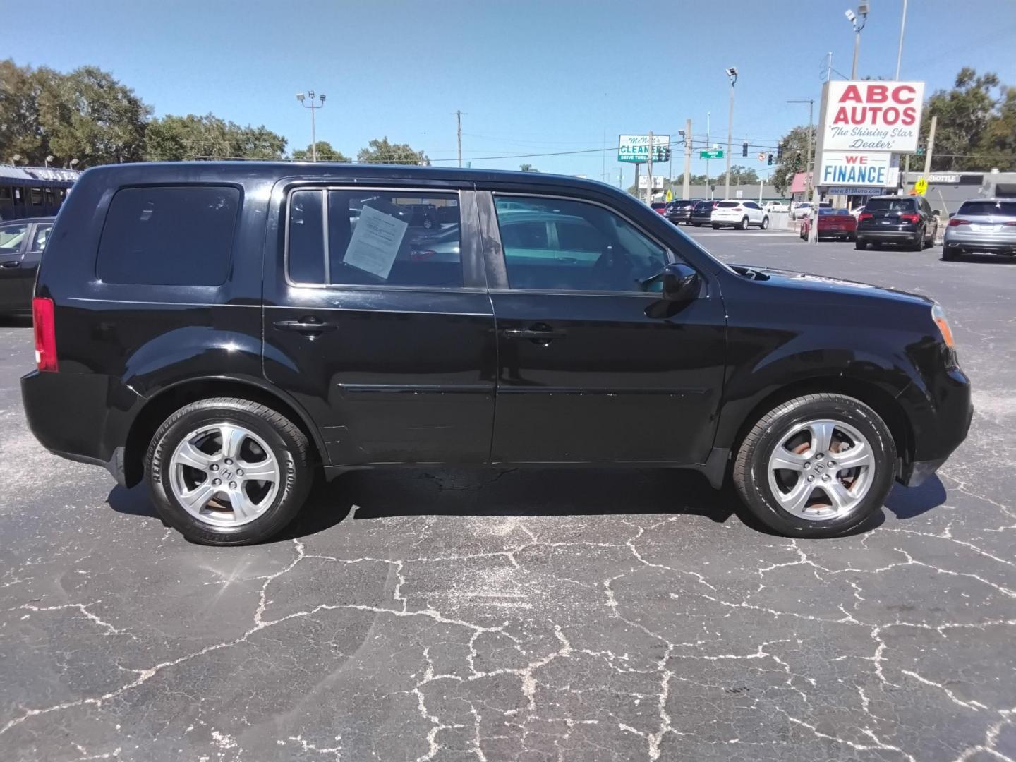 2015 BLACK /Grey Honda Pilot EX-L 4WD 5-Spd AT (5FNYF4H59FB) with an 3.5L V6 SOHC 24V engine, 5-Speed Automatic transmission, located at 6112 N Florida Avenue, Tampa, FL, 33604, (888) 521-5131, 27.954929, -82.459534 - 499$ DOWN PLUS TAX & TAG. - Photo#6