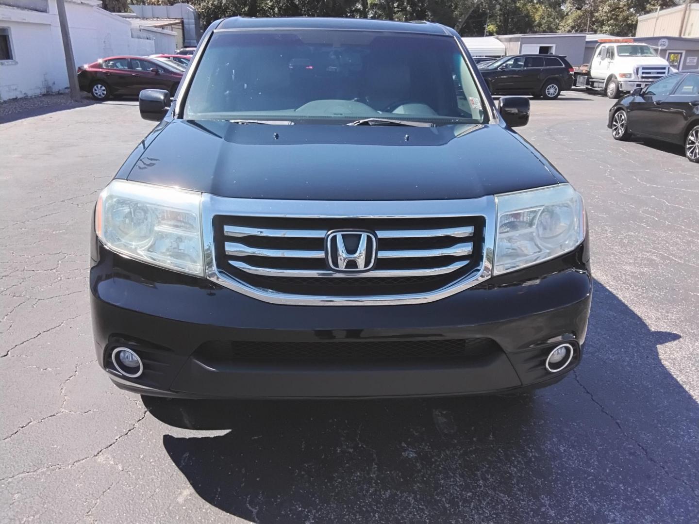 2015 BLACK /Grey Honda Pilot EX-L 4WD 5-Spd AT (5FNYF4H59FB) with an 3.5L V6 SOHC 24V engine, 5-Speed Automatic transmission, located at 6112 N Florida Avenue, Tampa, FL, 33604, (888) 521-5131, 27.954929, -82.459534 - 499$ DOWN PLUS TAX & TAG. - Photo#3