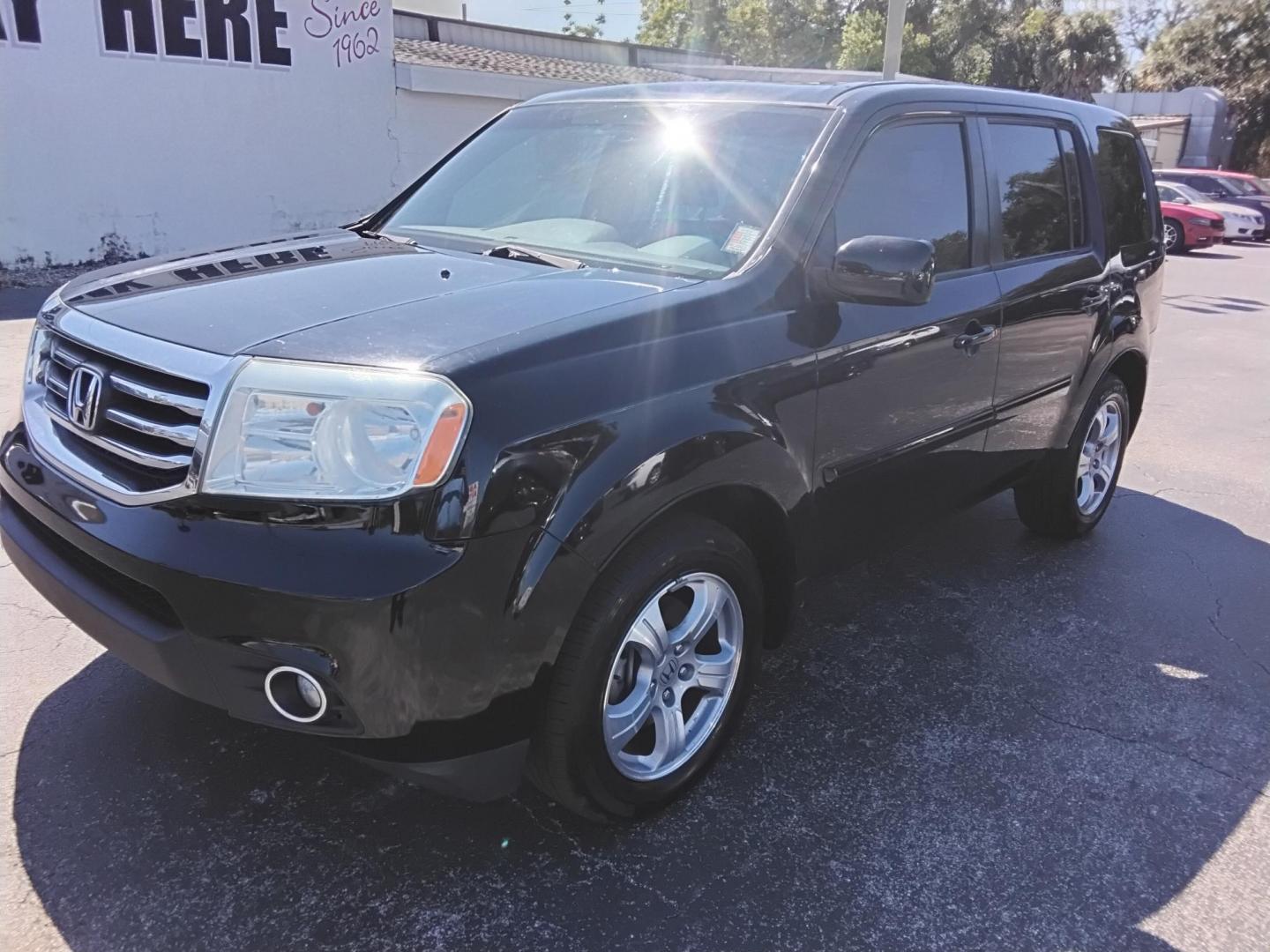 2015 BLACK /Grey Honda Pilot EX-L 4WD 5-Spd AT (5FNYF4H59FB) with an 3.5L V6 SOHC 24V engine, 5-Speed Automatic transmission, located at 6112 N Florida Avenue, Tampa, FL, 33604, (888) 521-5131, 27.954929, -82.459534 - 499$ DOWN PLUS TAX & TAG. - Photo#2