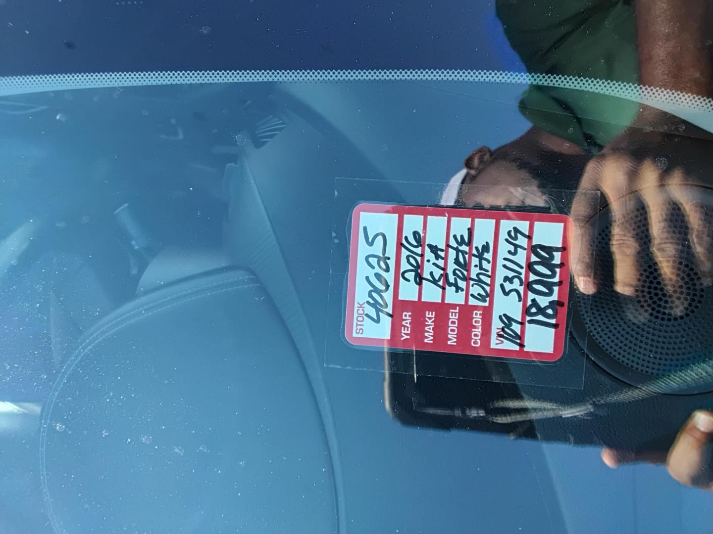 2016 White /Grey Kia Forte EX (KNAFZ4A85G5) with an 2.0L L4 DOHC 16V engine, 6A transmission, located at 6112 N Florida Avenue, Tampa, FL, 33604, (888) 521-5131, 27.954929, -82.459534 - 499$ DOWN PLUS TAX & TAG. - Photo#11