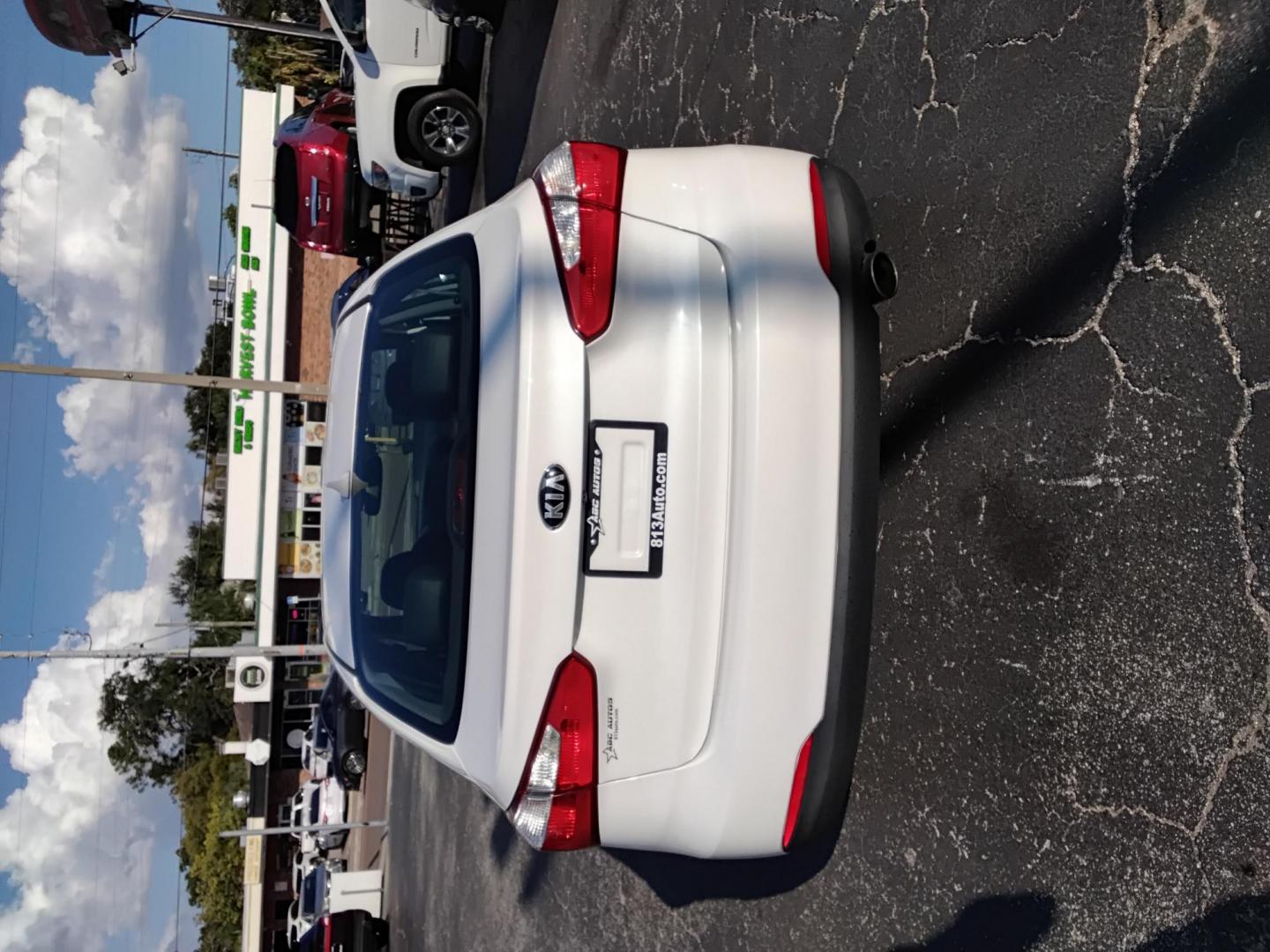 2016 White /Grey Kia Forte EX (KNAFZ4A85G5) with an 2.0L L4 DOHC 16V engine, 6A transmission, located at 6112 N Florida Avenue, Tampa, FL, 33604, (888) 521-5131, 27.954929, -82.459534 - 499$ DOWN PLUS TAX & TAG. - Photo#10