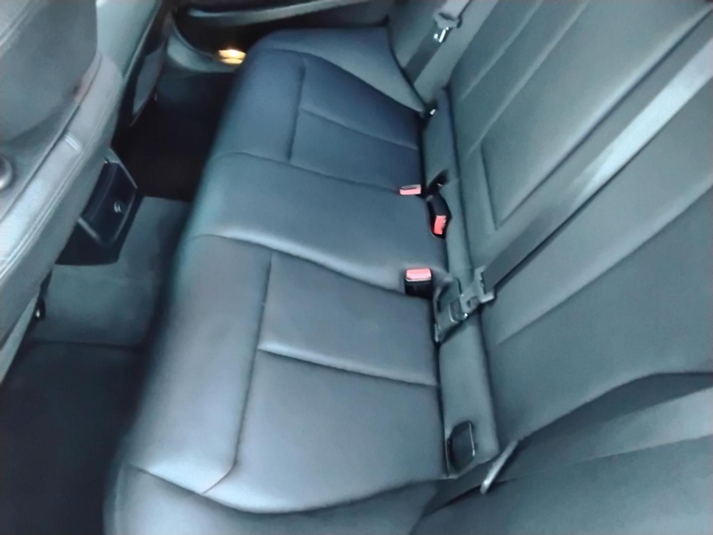 2017 SILVER /Black BMW 3-Series 330i SULEV Sedan (WBA8B9G53HN) with an 3.0L L6 DOHC 24V engine, 8A transmission, located at 6112 N Florida Avenue, Tampa, FL, 33604, (888) 521-5131, 27.954929, -82.459534 - 499$ down plus tax & tag. - Photo#14
