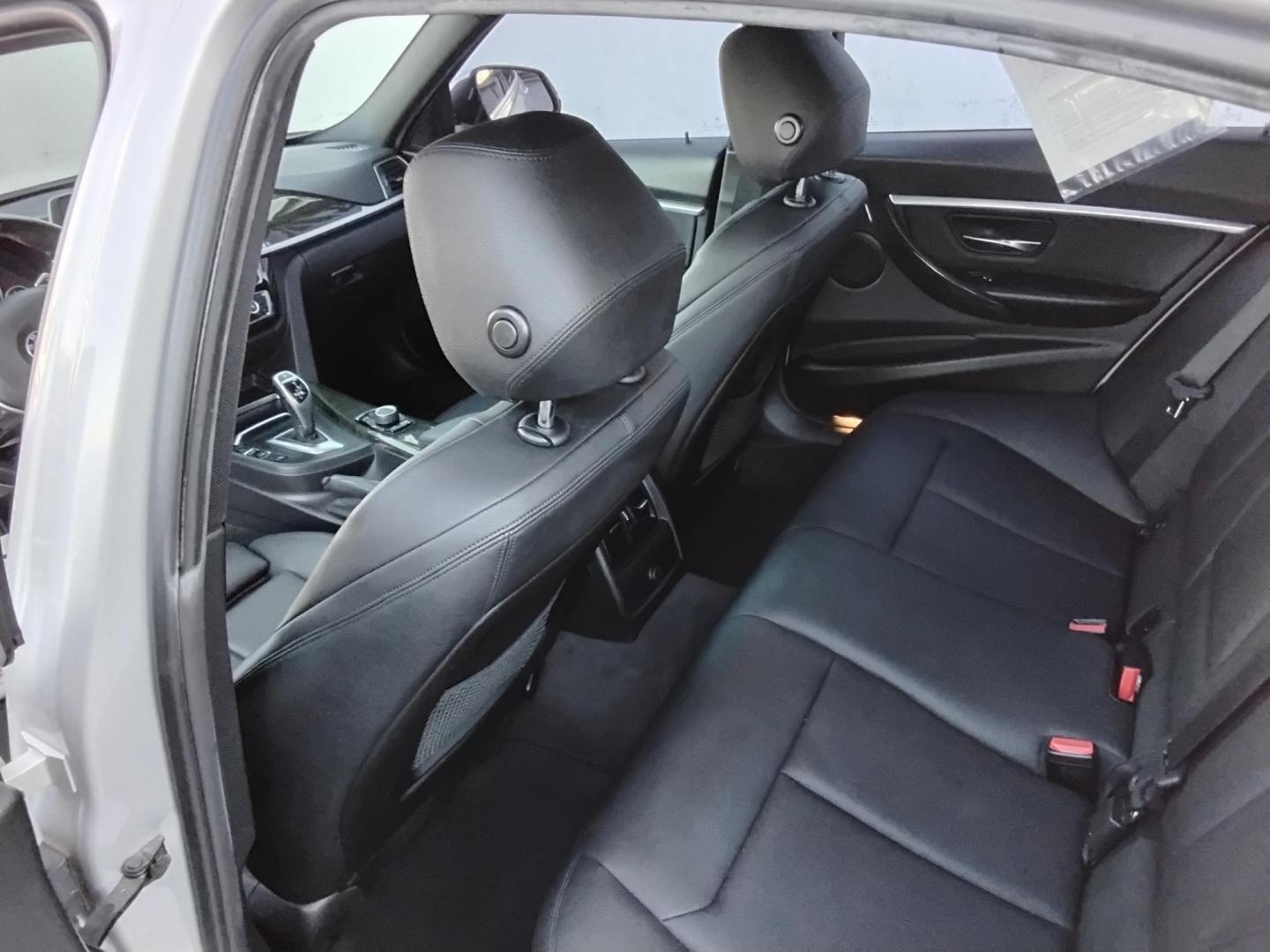 2017 SILVER /Black BMW 3-Series 330i SULEV Sedan (WBA8B9G53HN) with an 3.0L L6 DOHC 24V engine, 8A transmission, located at 6112 N Florida Avenue, Tampa, FL, 33604, (888) 521-5131, 27.954929, -82.459534 - 499$ down plus tax & tag. - Photo#17
