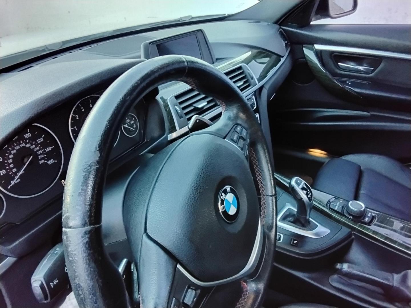 2017 SILVER /Black BMW 3-Series 330i SULEV Sedan (WBA8B9G53HN) with an 3.0L L6 DOHC 24V engine, 8A transmission, located at 6112 N Florida Avenue, Tampa, FL, 33604, (888) 521-5131, 27.954929, -82.459534 - 499$ down plus tax & tag. - Photo#12