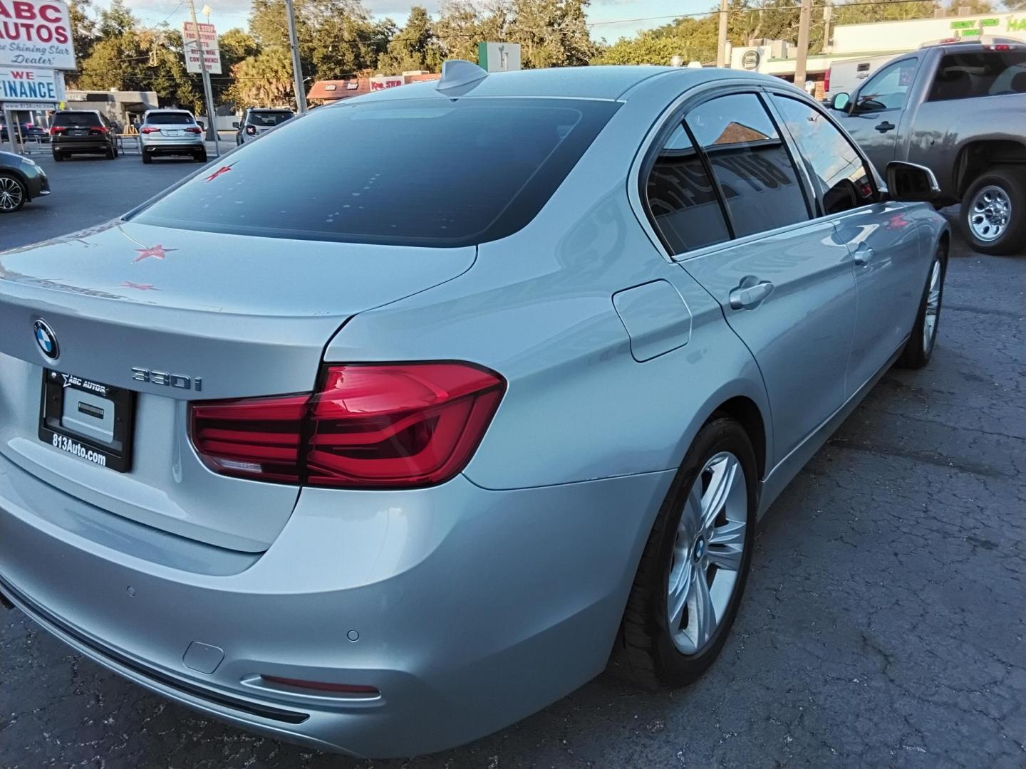 2017 SILVER /Black BMW 3-Series 330i SULEV Sedan (WBA8B9G53HN) with an 3.0L L6 DOHC 24V engine, 8A transmission, located at 6112 N Florida Avenue, Tampa, FL, 33604, (888) 521-5131, 27.954929, -82.459534 - 499$ down plus tax & tag. - Photo#5