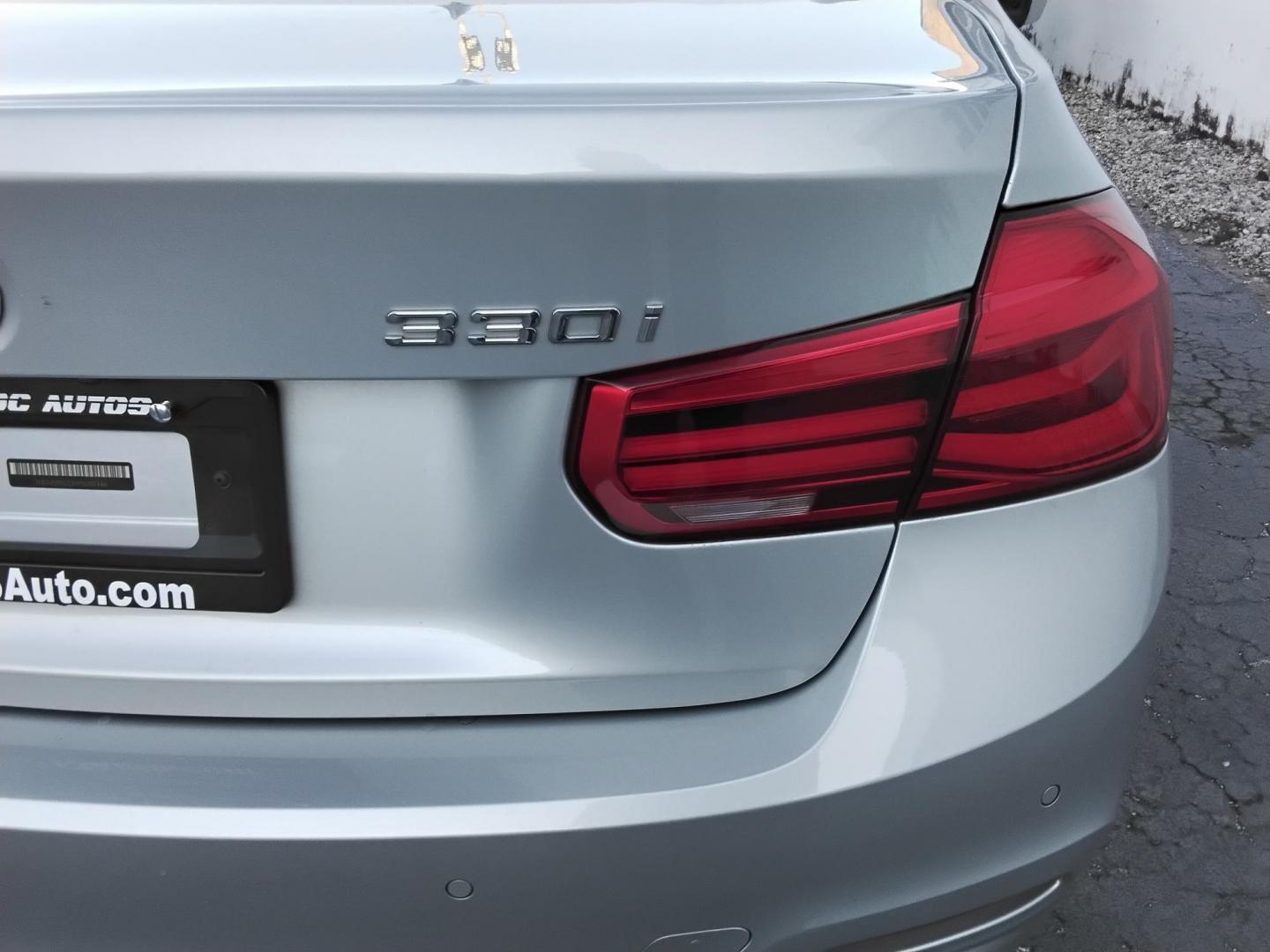 2017 SILVER /Black BMW 3-Series 330i SULEV Sedan (WBA8B9G53HN) with an 3.0L L6 DOHC 24V engine, 8A transmission, located at 6112 N Florida Avenue, Tampa, FL, 33604, (888) 521-5131, 27.954929, -82.459534 - 499$ down plus tax & tag. - Photo#7