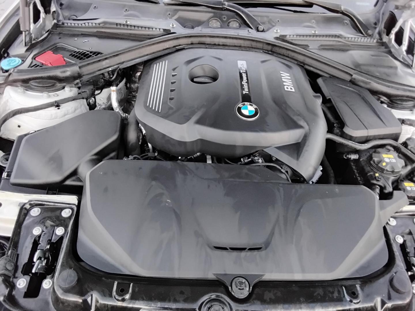 2017 SILVER /Black BMW 3-Series 330i SULEV Sedan (WBA8B9G53HN) with an 3.0L L6 DOHC 24V engine, 8A transmission, located at 6112 N Florida Avenue, Tampa, FL, 33604, (888) 521-5131, 27.954929, -82.459534 - 499$ down plus tax & tag. - Photo#18