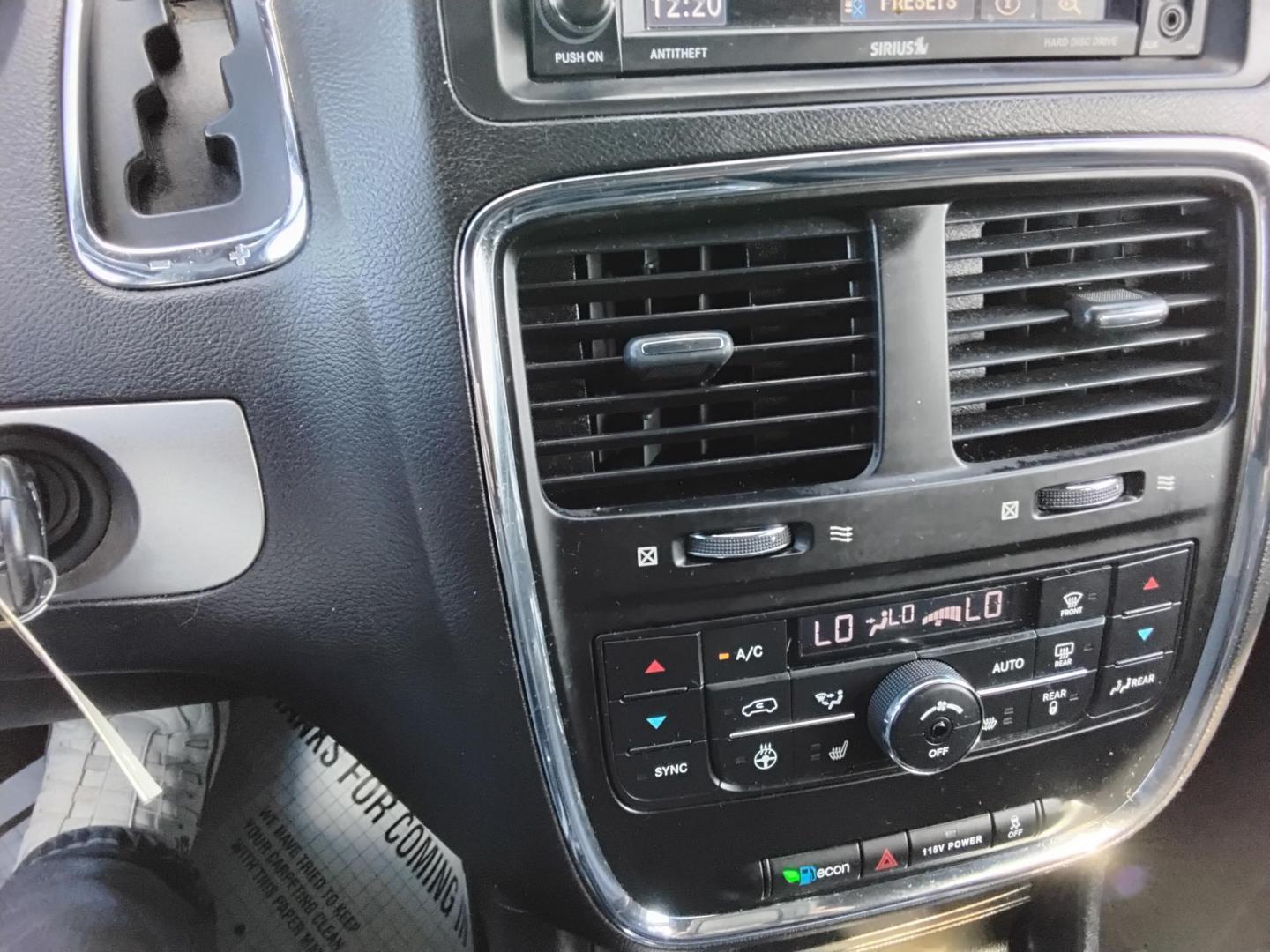 2017 White /Black Dodge Grand Caravan GT (2C4RDGEG0HR) with an 3.6L V6 DOHC 24V engine, 6A transmission, located at 6112 N Florida Avenue, Tampa, FL, 33604, (888) 521-5131, 27.954929, -82.459534 - 499$ down plus tax & tag. - Photo#15