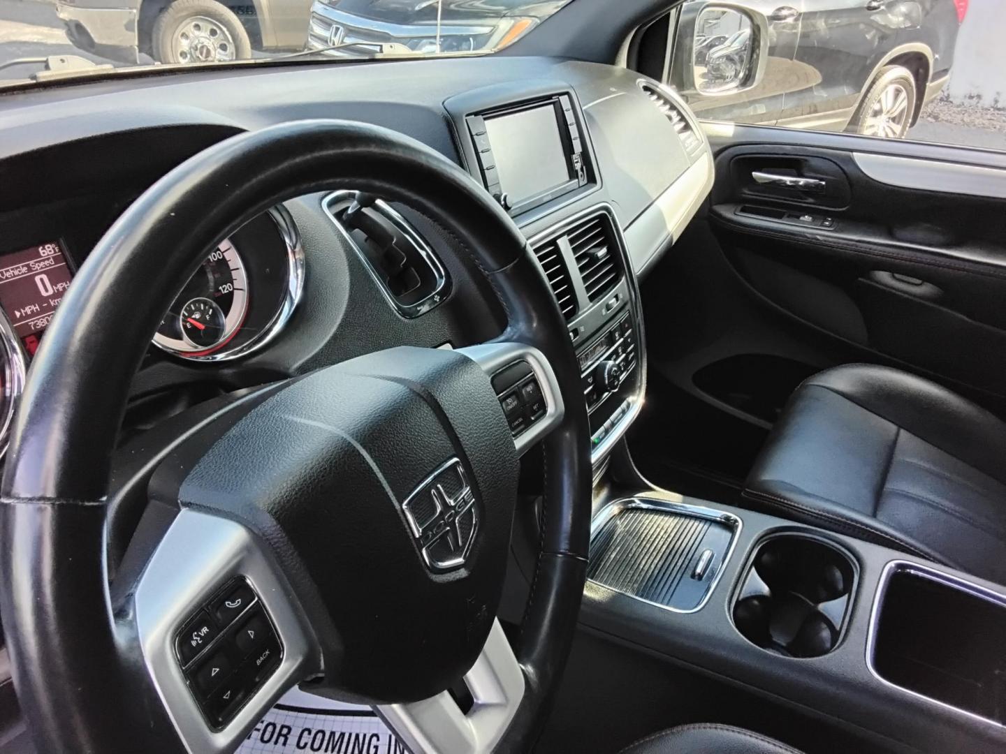 2017 White /Black Dodge Grand Caravan GT (2C4RDGEG0HR) with an 3.6L V6 DOHC 24V engine, 6A transmission, located at 6112 N Florida Avenue, Tampa, FL, 33604, (888) 521-5131, 27.954929, -82.459534 - 499$ down plus tax & tag. - Photo#10