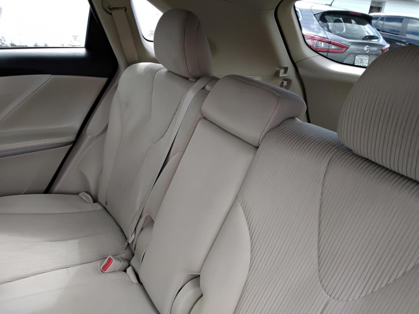 2009 White /Beige Toyota Venza 4X2 I4 (4T3ZE11A59U) with an 2.7L L4 DOHC 16V engine, 6-Speed Automatic transmission, located at 6112 N Florida Avenue, Tampa, FL, 33604, (888) 521-5131, 27.954929, -82.459534 - 499$ down plus tax & tag. - Photo#13