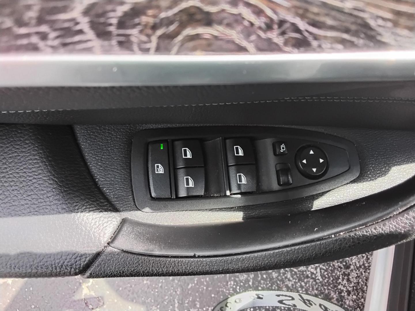2017 BLACK /Black BMW X1 xDrive28i (WBXHT3C37H5) with an 2.0L L4 DOHC 16V engine, 8A transmission, located at 6112 N Florida Avenue, Tampa, FL, 33604, (888) 521-5131, 27.954929, -82.459534 - 499$ down plus tax & tag. - Photo#22