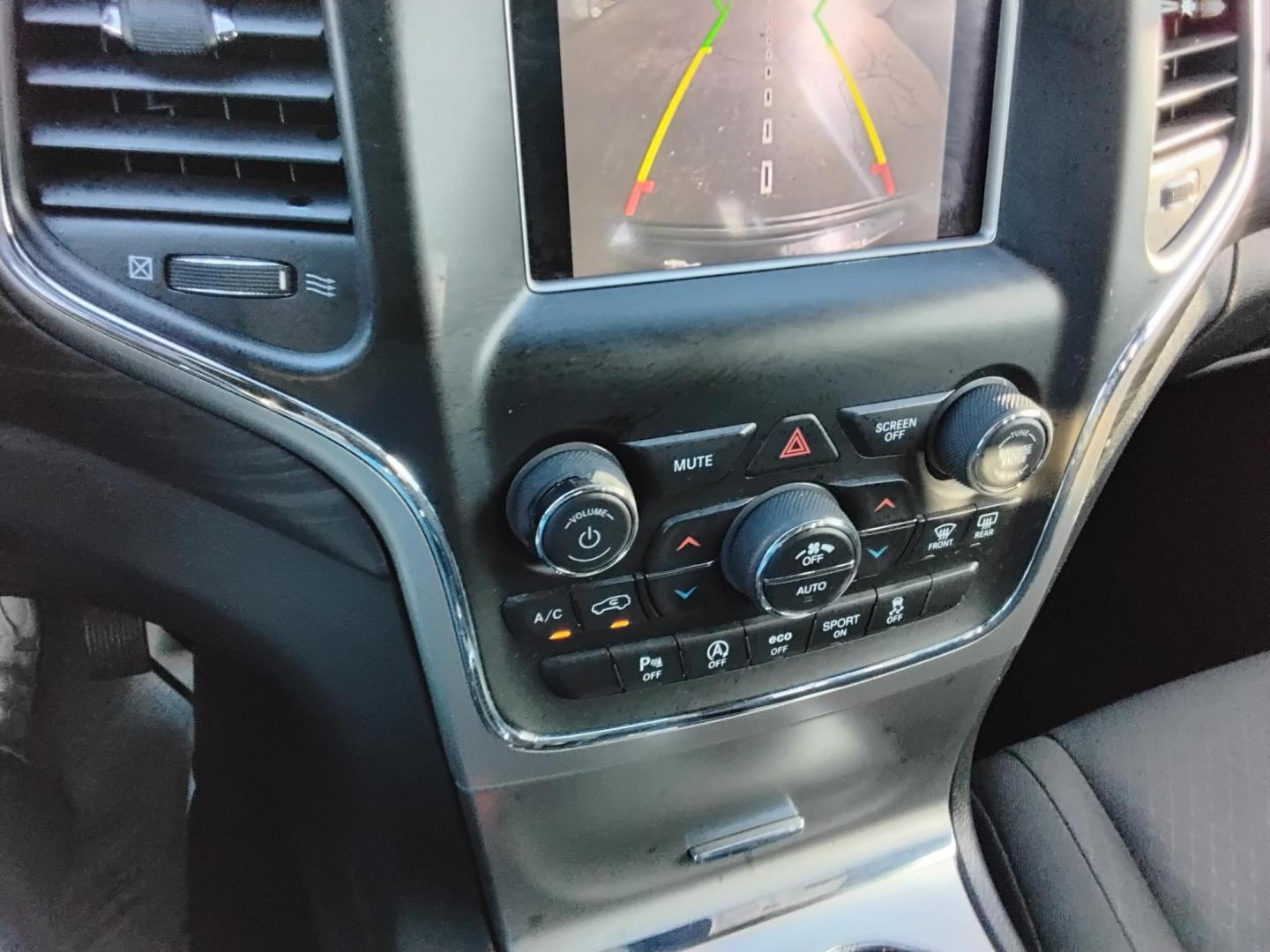 2019 BLACK /Grey Jeep Grand Cherokee Laredo 2WD (1C4RJEAG4KC) with an 3.6L V6 DOHC 24V engine, 8A transmission, located at 6112 N Florida Avenue, Tampa, FL, 33604, (888) 521-5131, 27.954929, -82.459534 - 499$ down plus tax & tag. - Photo#19