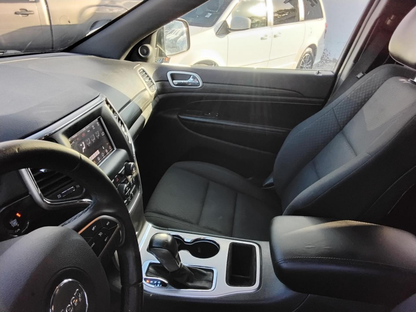 2019 BLACK /Grey Jeep Grand Cherokee Laredo 2WD (1C4RJEAG4KC) with an 3.6L V6 DOHC 24V engine, 8A transmission, located at 6112 N Florida Avenue, Tampa, FL, 33604, (888) 521-5131, 27.954929, -82.459534 - 499$ down plus tax & tag. - Photo#14