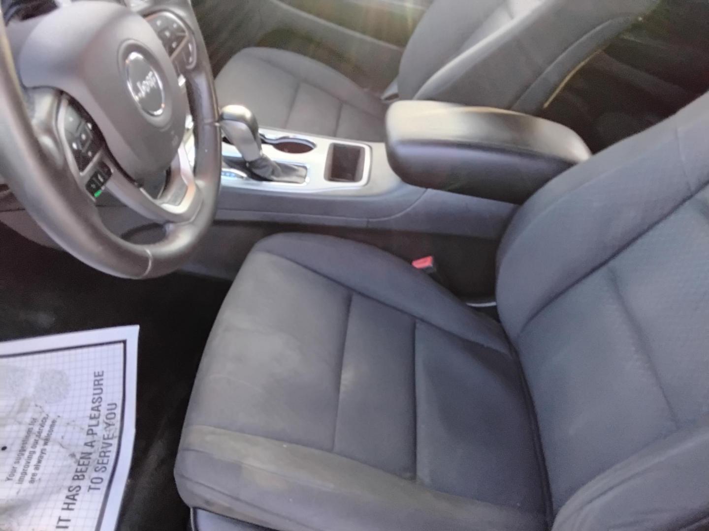 2019 BLACK /Grey Jeep Grand Cherokee Laredo 2WD (1C4RJEAG4KC) with an 3.6L V6 DOHC 24V engine, 8A transmission, located at 6112 N Florida Avenue, Tampa, FL, 33604, (888) 521-5131, 27.954929, -82.459534 - 499$ down plus tax & tag. - Photo#11