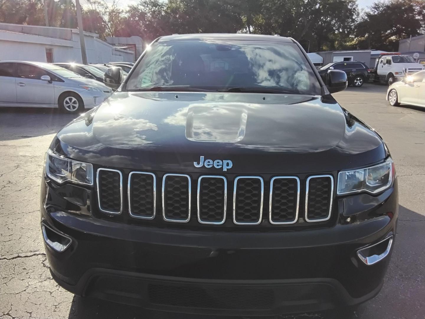 2019 BLACK /Grey Jeep Grand Cherokee Laredo 2WD (1C4RJEAG4KC) with an 3.6L V6 DOHC 24V engine, 8A transmission, located at 6112 N Florida Avenue, Tampa, FL, 33604, (888) 521-5131, 27.954929, -82.459534 - 499$ down plus tax & tag. - Photo#2