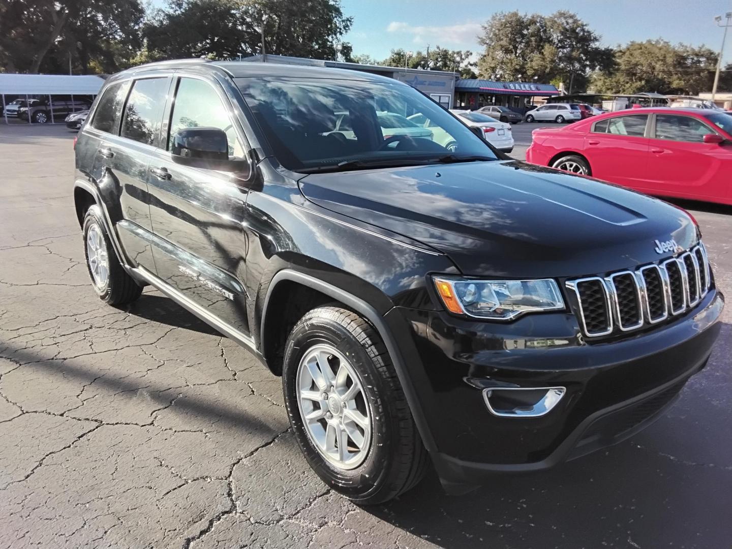 2019 BLACK /Grey Jeep Grand Cherokee Laredo 2WD (1C4RJEAG4KC) with an 3.6L V6 DOHC 24V engine, 8A transmission, located at 6112 N Florida Avenue, Tampa, FL, 33604, (888) 521-5131, 27.954929, -82.459534 - 499$ down plus tax & tag. - Photo#4