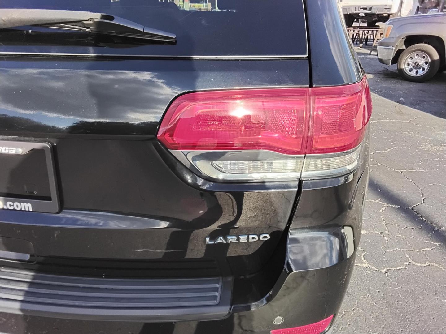 2019 BLACK /Grey Jeep Grand Cherokee Laredo 2WD (1C4RJEAG4KC) with an 3.6L V6 DOHC 24V engine, 8A transmission, located at 6112 N Florida Avenue, Tampa, FL, 33604, (888) 521-5131, 27.954929, -82.459534 - 499$ down plus tax & tag. - Photo#8
