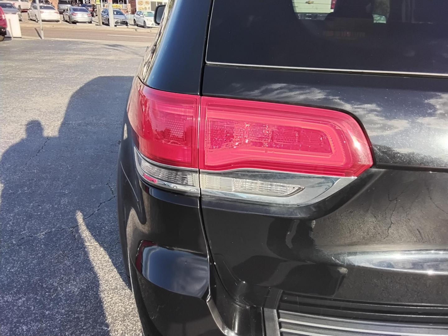 2019 BLACK /Grey Jeep Grand Cherokee Laredo 2WD (1C4RJEAG4KC) with an 3.6L V6 DOHC 24V engine, 8A transmission, located at 6112 N Florida Avenue, Tampa, FL, 33604, (888) 521-5131, 27.954929, -82.459534 - 499$ down plus tax & tag. - Photo#7
