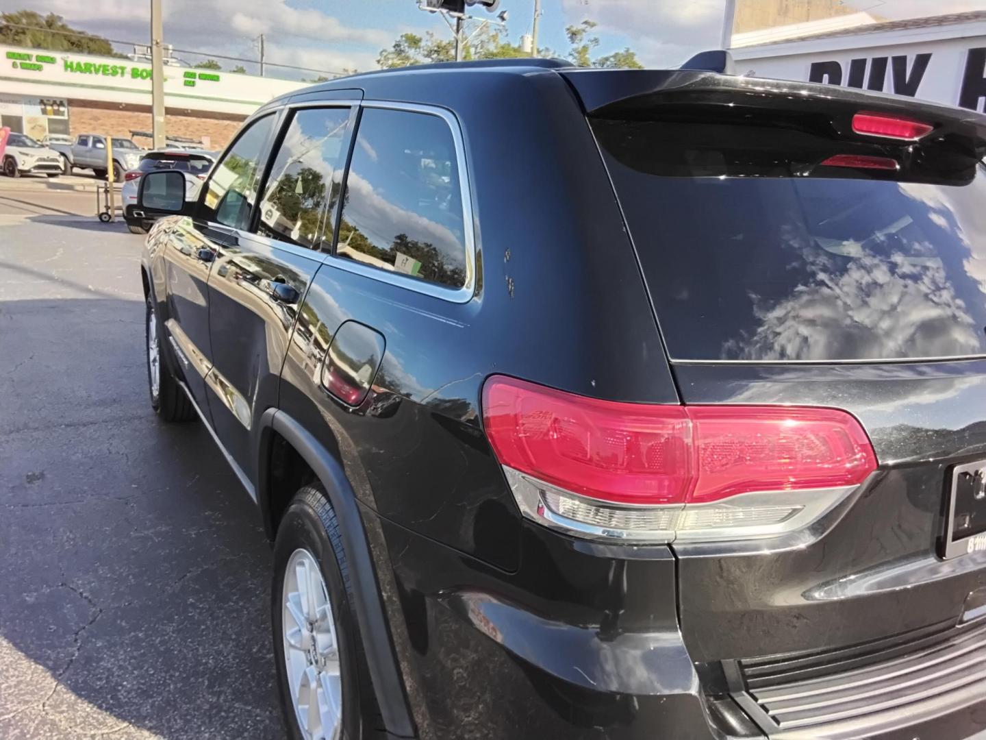 2019 BLACK /Grey Jeep Grand Cherokee Laredo 2WD (1C4RJEAG4KC) with an 3.6L V6 DOHC 24V engine, 8A transmission, located at 6112 N Florida Avenue, Tampa, FL, 33604, (888) 521-5131, 27.954929, -82.459534 - 499$ down plus tax & tag. - Photo#6