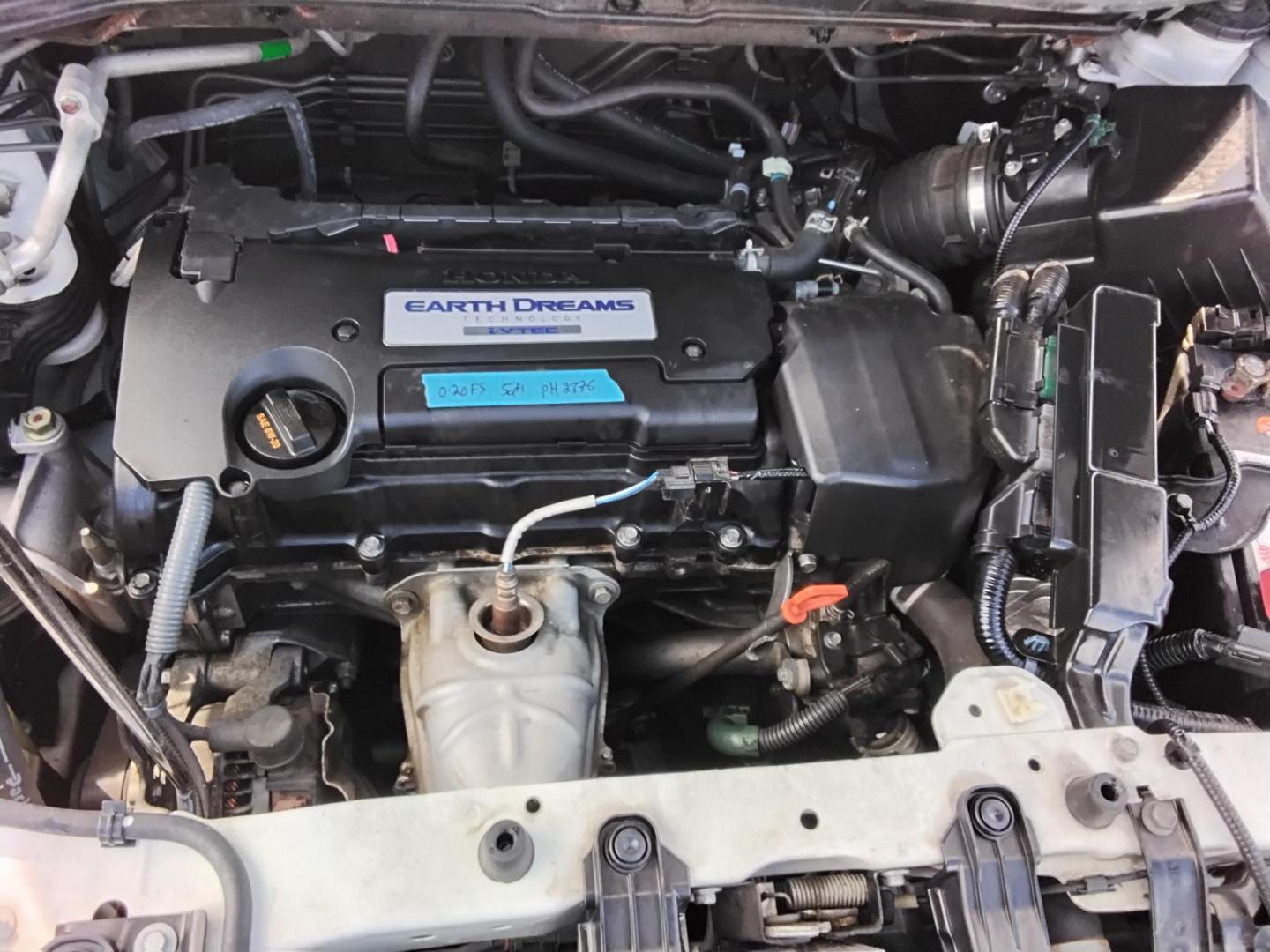 2015 White /Beige Honda CR-V EX-L AWD w/RES (5J6RM4H9XFL) with an 2.4L L4 DOHC 16V engine, Continuously Variable Transmission transmission, located at 6112 N Florida Avenue, Tampa, FL, 33604, (888) 521-5131, 27.954929, -82.459534 - 499$ down plus tax & tag. - Photo#20