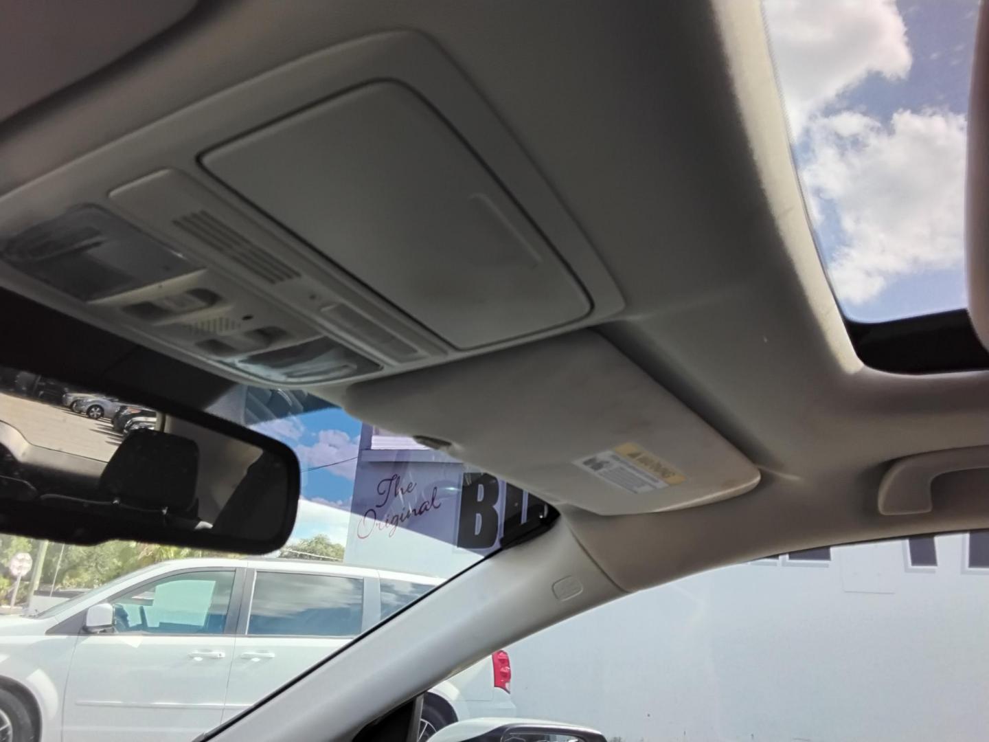 2015 White /Beige Honda CR-V EX-L AWD w/RES (5J6RM4H9XFL) with an 2.4L L4 DOHC 16V engine, Continuously Variable Transmission transmission, located at 6112 N Florida Avenue, Tampa, FL, 33604, (888) 521-5131, 27.954929, -82.459534 - 499$ down plus tax & tag. - Photo#12