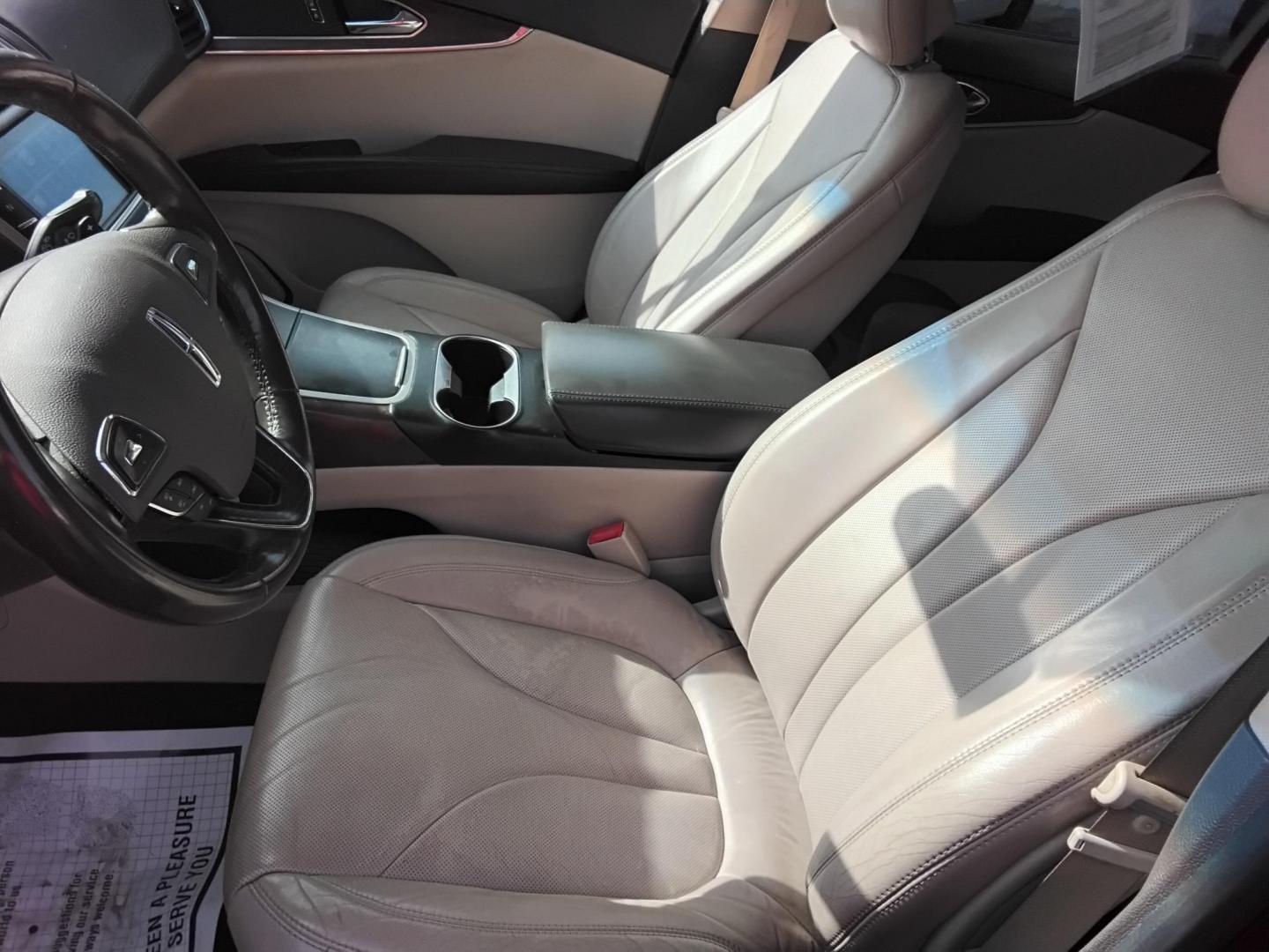 2017 RED LT /Beige Lincoln MKX Reserve (2LMPJ6LR8HB) with an 3.7L V6 DOHC 24V engine, 6A transmission, located at 6112 N Florida Avenue, Tampa, FL, 33604, (888) 521-5131, 27.954929, -82.459534 - 499$ DOWN PLUS TAX & TAG. - Photo#15