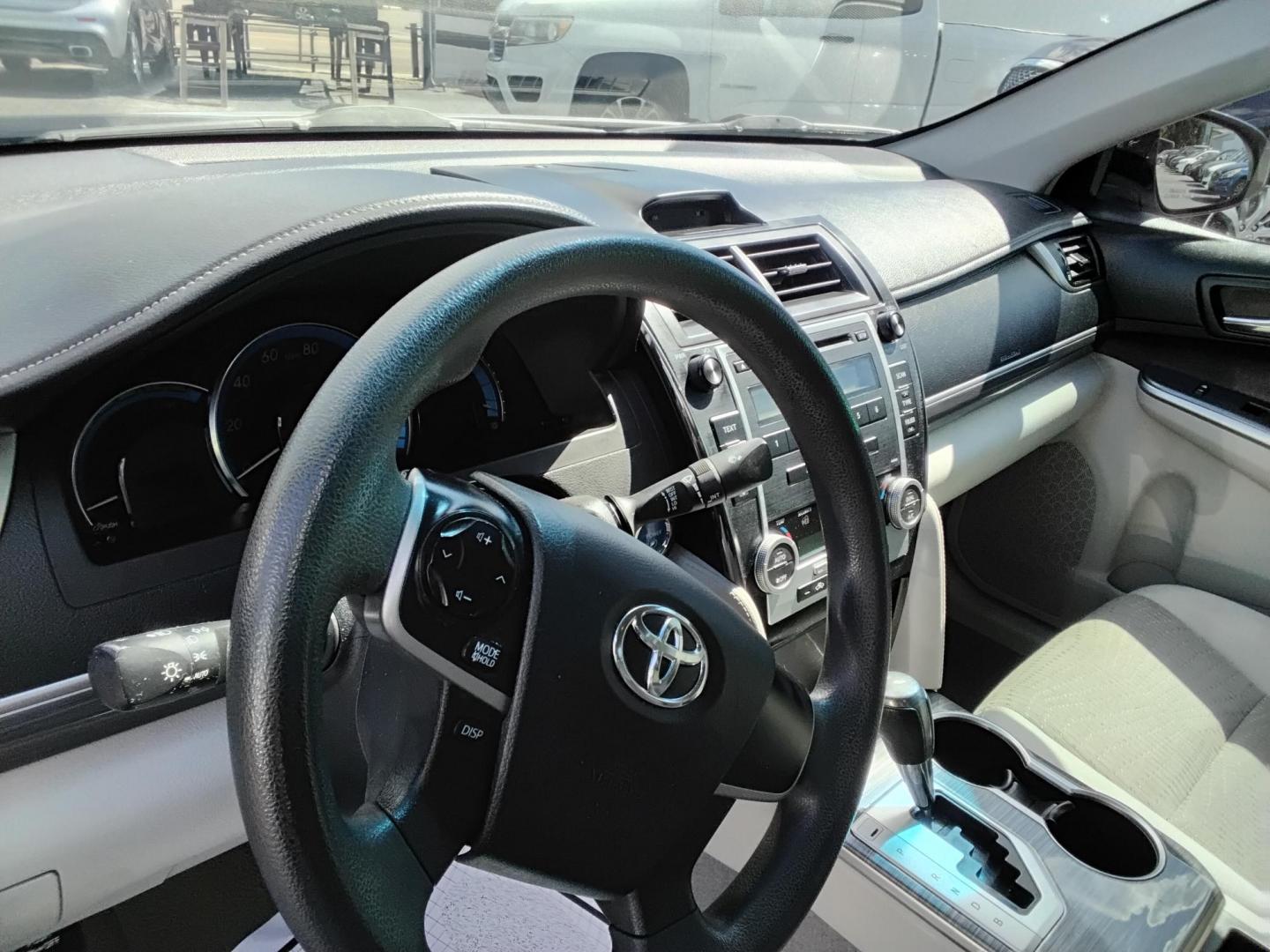 2012 GRAY /Grey Toyota Camry Hybrid LE (4T1BD1FK9CU) with an 2.5L L4 DOHC 16V HYBRID engine, Continuously Variable Transmission transmission, located at 6112 N Florida Avenue, Tampa, FL, 33604, (888) 521-5131, 27.954929, -82.459534 - 499$ DOWN PLUS TAX & TAG. - Photo#8
