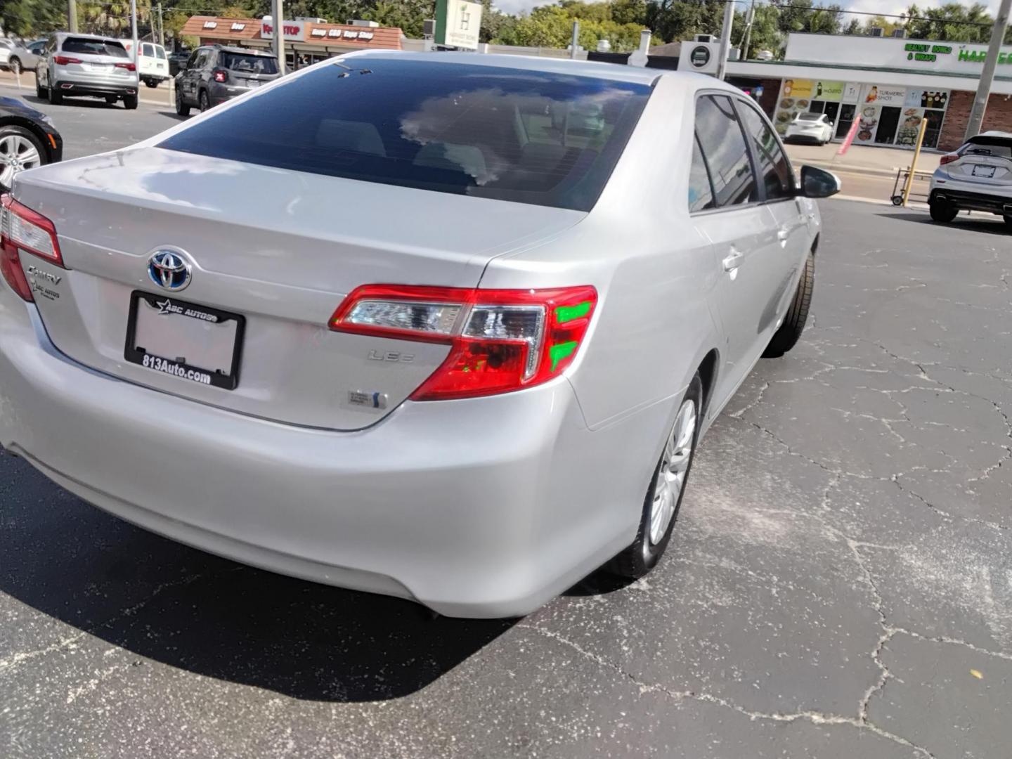 2012 GRAY /Grey Toyota Camry Hybrid LE (4T1BD1FK9CU) with an 2.5L L4 DOHC 16V HYBRID engine, Continuously Variable Transmission transmission, located at 6112 N Florida Avenue, Tampa, FL, 33604, (888) 521-5131, 27.954929, -82.459534 - 499$ DOWN PLUS TAX & TAG. - Photo#4