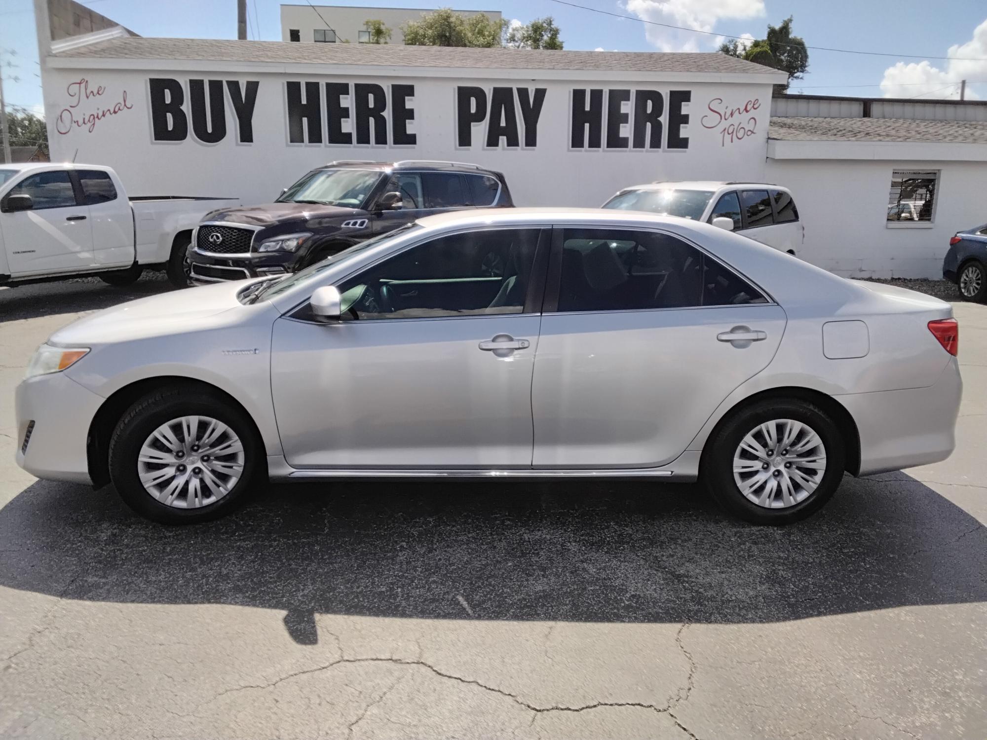 photo of 2012 Toyota Camry Hybrid LE