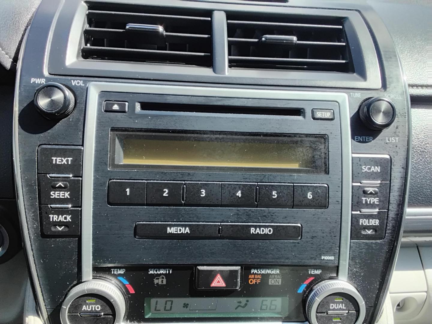 2012 GRAY /Grey Toyota Camry Hybrid LE (4T1BD1FK9CU) with an 2.5L L4 DOHC 16V HYBRID engine, Continuously Variable Transmission transmission, located at 6112 N Florida Avenue, Tampa, FL, 33604, (888) 521-5131, 27.954929, -82.459534 - 499$ DOWN PLUS TAX & TAG. - Photo#11