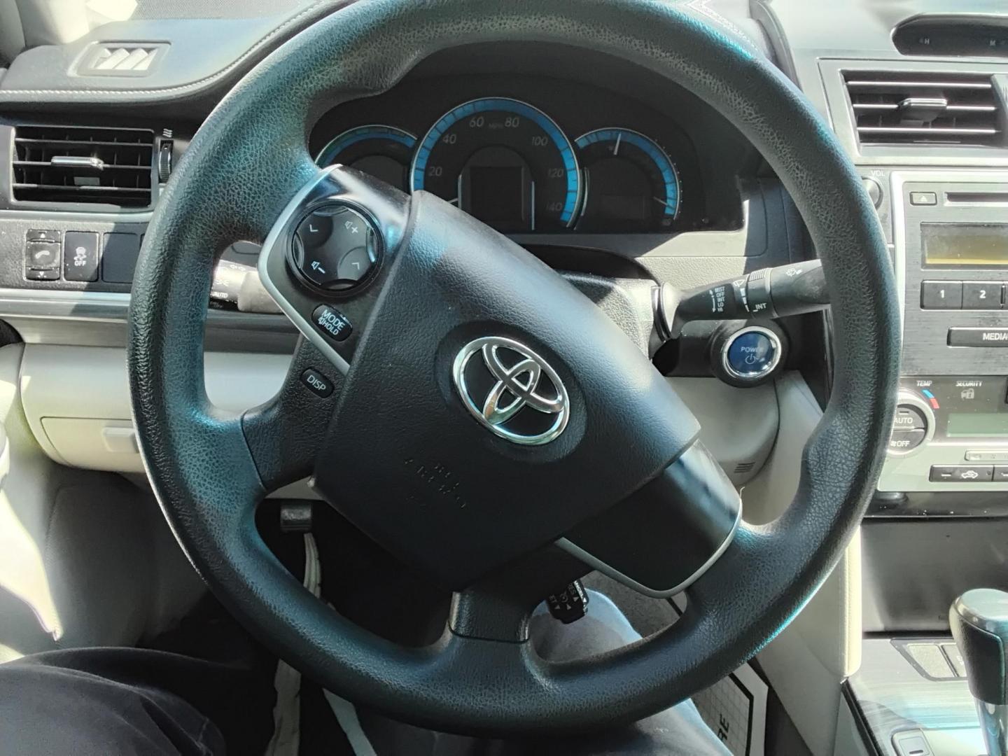 2012 GRAY /Grey Toyota Camry Hybrid LE (4T1BD1FK9CU) with an 2.5L L4 DOHC 16V HYBRID engine, Continuously Variable Transmission transmission, located at 6112 N Florida Avenue, Tampa, FL, 33604, (888) 521-5131, 27.954929, -82.459534 - 499$ DOWN PLUS TAX & TAG. - Photo#9