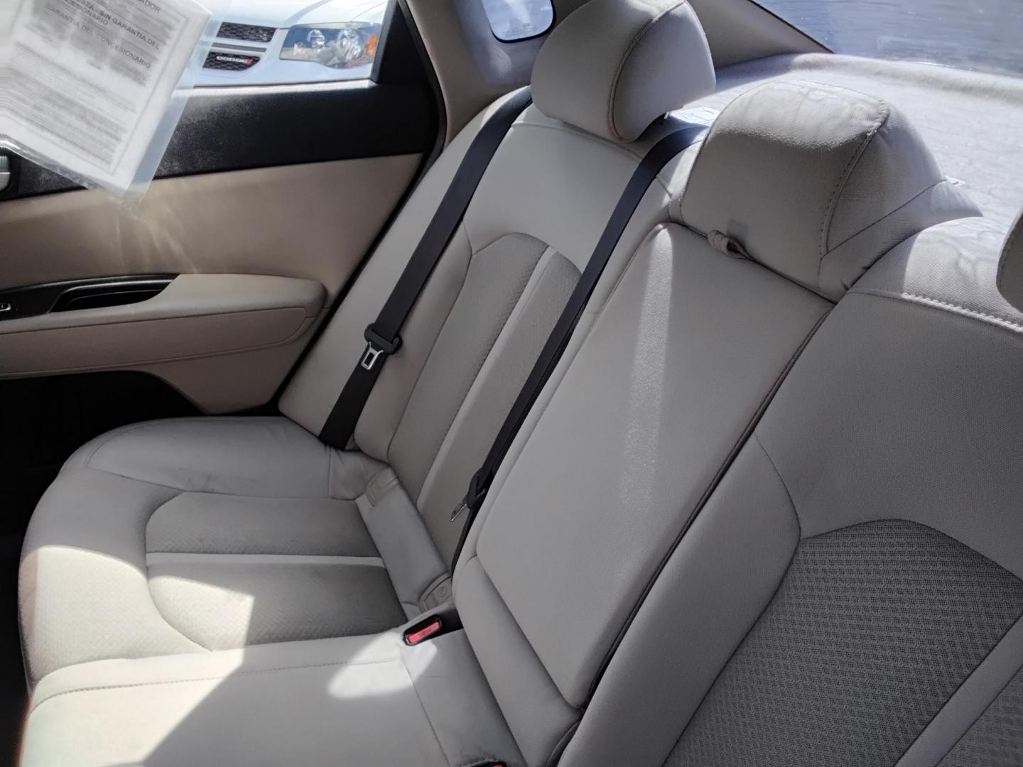 2018 BLACK /Grey Kia Optima LX (5XXGT4L35JG) with an 2.4L L4 DOHC 16V engine, 6A transmission, located at 6112 N Florida Avenue, Tampa, FL, 33604, (888) 521-5131, 27.954929, -82.459534 - 499$ DOWN PLUS TAX & TAG. - Photo#11