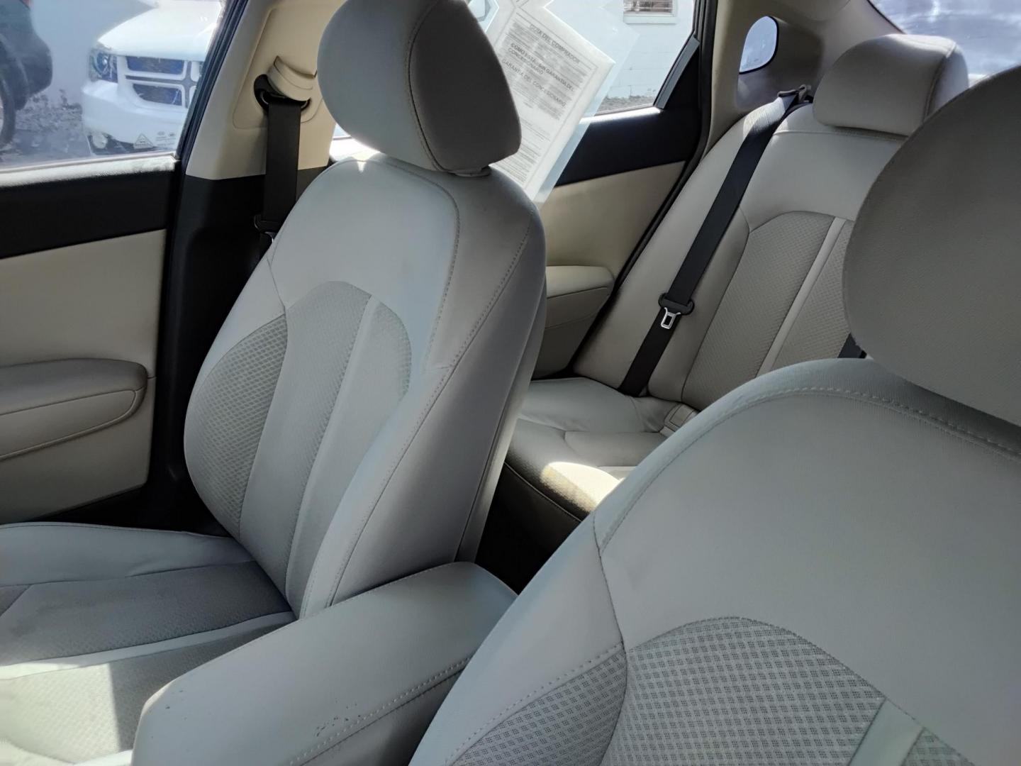 2018 BLACK /Grey Kia Optima LX (5XXGT4L35JG) with an 2.4L L4 DOHC 16V engine, 6A transmission, located at 6112 N Florida Avenue, Tampa, FL, 33604, (888) 521-5131, 27.954929, -82.459534 - 499$ DOWN PLUS TAX & TAG. - Photo#10