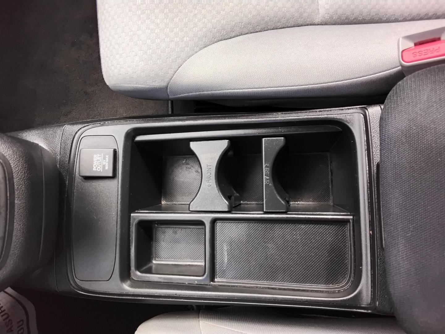 2016 GRAY /Beige Honda CR-V SE 2WD (2HKRM3H45GH) with an 2.4L L4 DOHC 16V engine, CVT transmission, located at 6112 N Florida Avenue, Tampa, FL, 33604, (888) 521-5131, 27.954929, -82.459534 - 499$ down plus tax & tag. - Photo#19