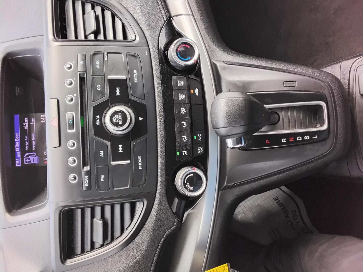 2016 GRAY /Beige Honda CR-V SE 2WD (2HKRM3H45GH) with an 2.4L L4 DOHC 16V engine, CVT transmission, located at 6112 N Florida Avenue, Tampa, FL, 33604, (888) 521-5131, 27.954929, -82.459534 - 499$ down plus tax & tag. - Photo#20