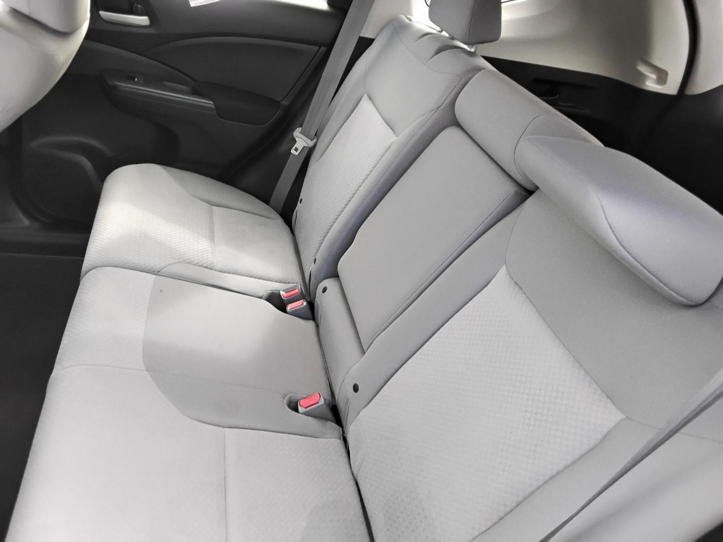 2016 GRAY /Beige Honda CR-V SE 2WD (2HKRM3H45GH) with an 2.4L L4 DOHC 16V engine, CVT transmission, located at 6112 N Florida Avenue, Tampa, FL, 33604, (888) 521-5131, 27.954929, -82.459534 - 499$ down plus tax & tag. - Photo#16