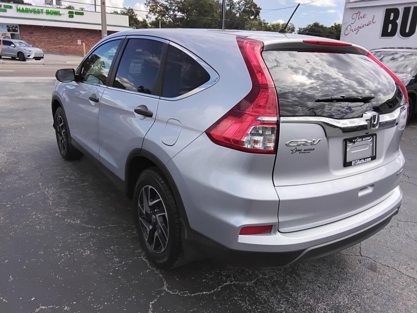 2016 GRAY /Beige Honda CR-V SE 2WD (2HKRM3H45GH) with an 2.4L L4 DOHC 16V engine, CVT transmission, located at 6112 N Florida Avenue, Tampa, FL, 33604, (888) 521-5131, 27.954929, -82.459534 - 499$ down plus tax & tag. - Photo#10