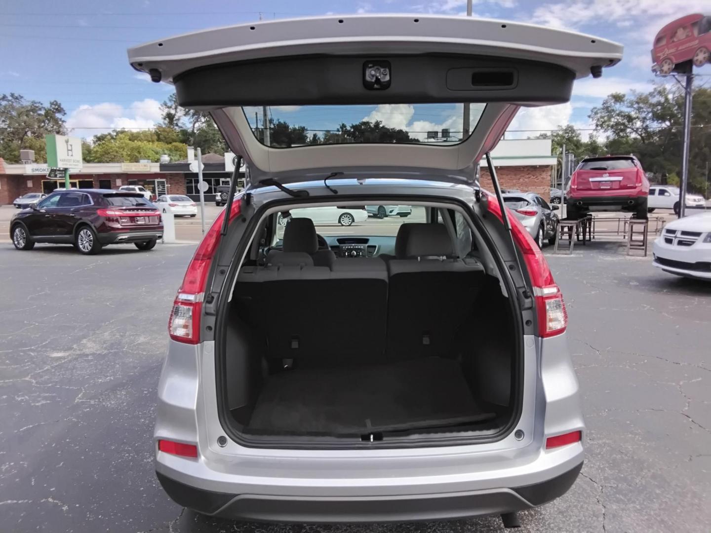 2016 GRAY /Beige Honda CR-V SE 2WD (2HKRM3H45GH) with an 2.4L L4 DOHC 16V engine, CVT transmission, located at 6112 N Florida Avenue, Tampa, FL, 33604, (888) 521-5131, 27.954929, -82.459534 - 499$ down plus tax & tag. - Photo#13