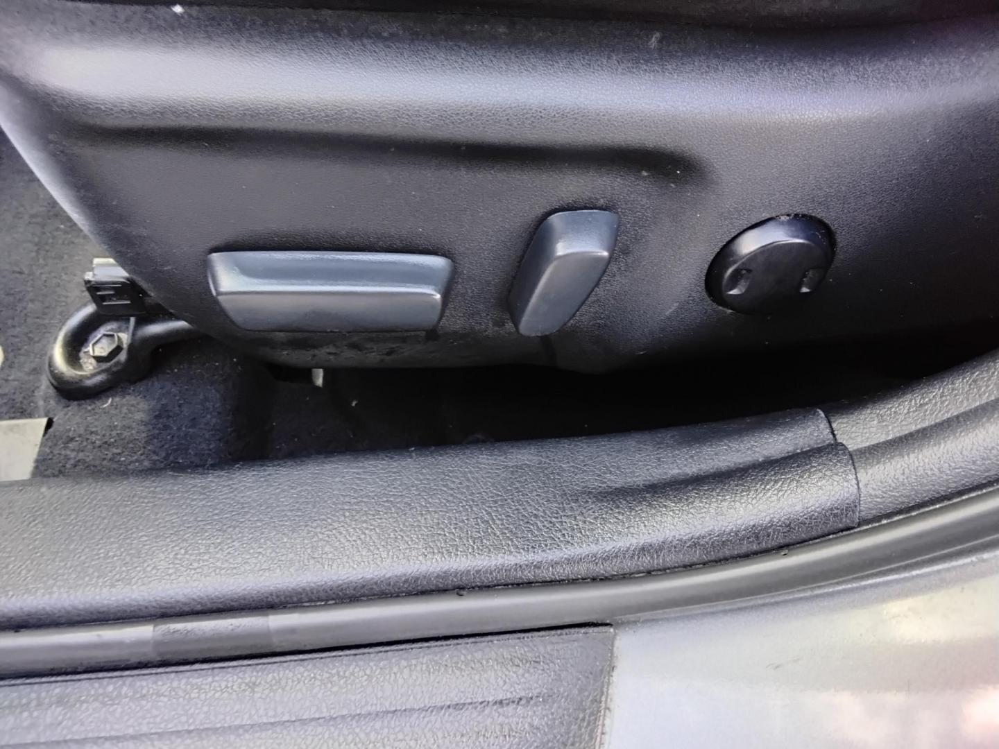 2017 /Black Toyota Camry SE (4T1BF1FK5HU) with an 2.5L L4 DOHC 16V engine, 6A transmission, located at 6112 N Florida Avenue, Tampa, FL, 33604, (888) 521-5131, 27.954929, -82.459534 - 499$ down plus tax & tag. - Photo#21