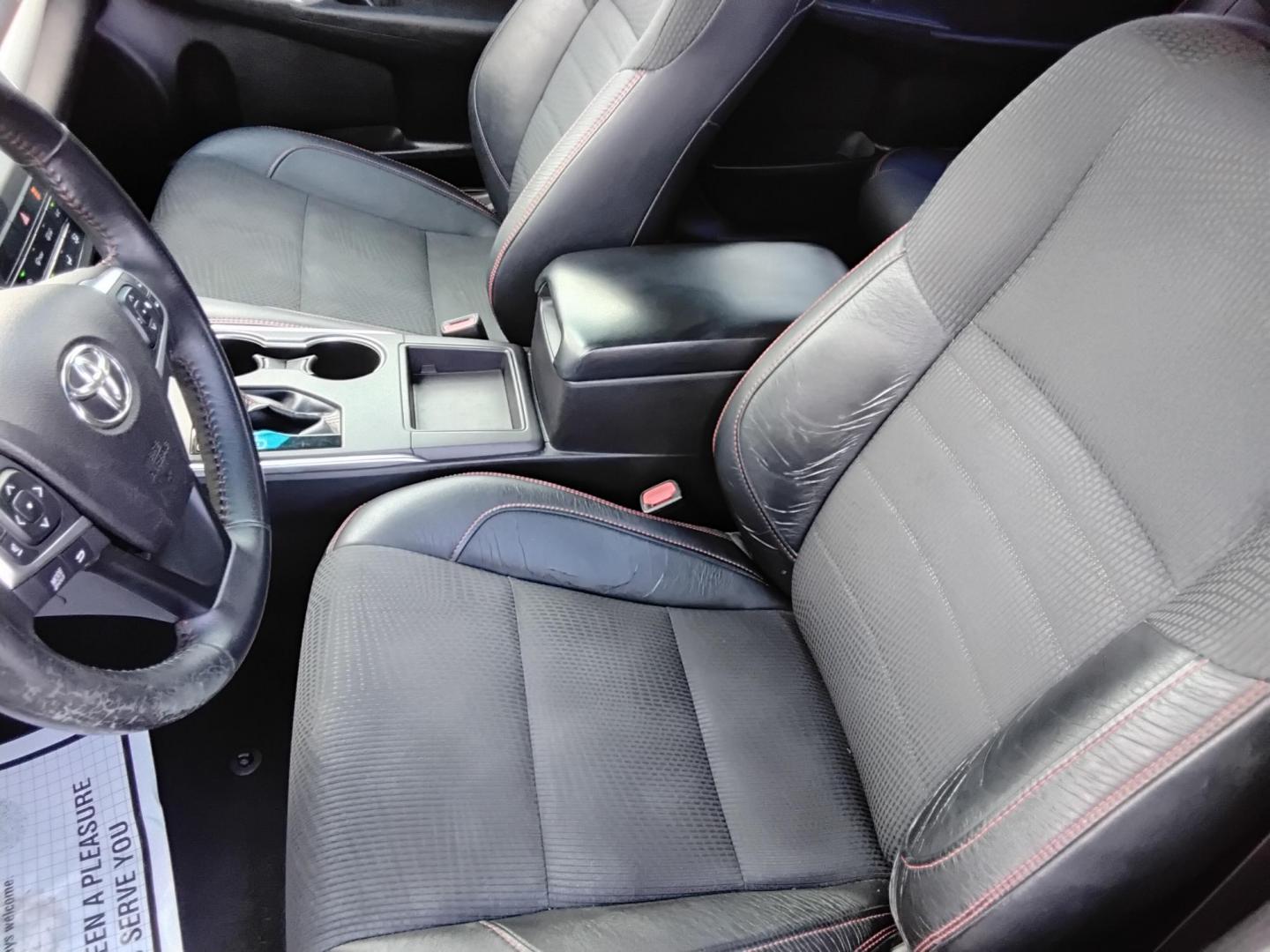 2017 /Black Toyota Camry SE (4T1BF1FK5HU) with an 2.5L L4 DOHC 16V engine, 6A transmission, located at 6112 N Florida Avenue, Tampa, FL, 33604, (888) 521-5131, 27.954929, -82.459534 - 499$ down plus tax & tag. - Photo#15