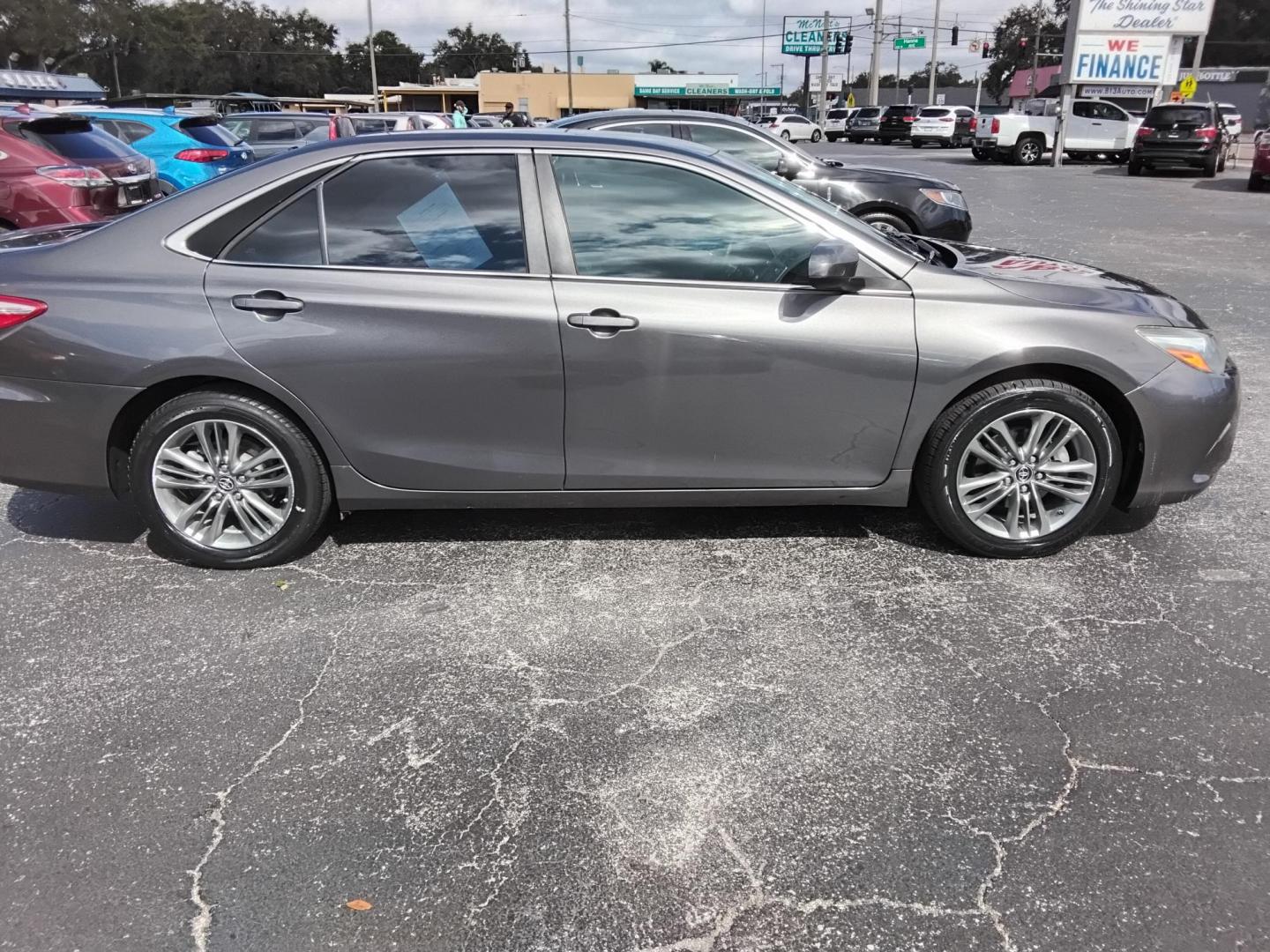 2017 /Black Toyota Camry SE (4T1BF1FK5HU) with an 2.5L L4 DOHC 16V engine, 6A transmission, located at 6112 N Florida Avenue, Tampa, FL, 33604, (888) 521-5131, 27.954929, -82.459534 - 499$ down plus tax & tag. - Photo#5