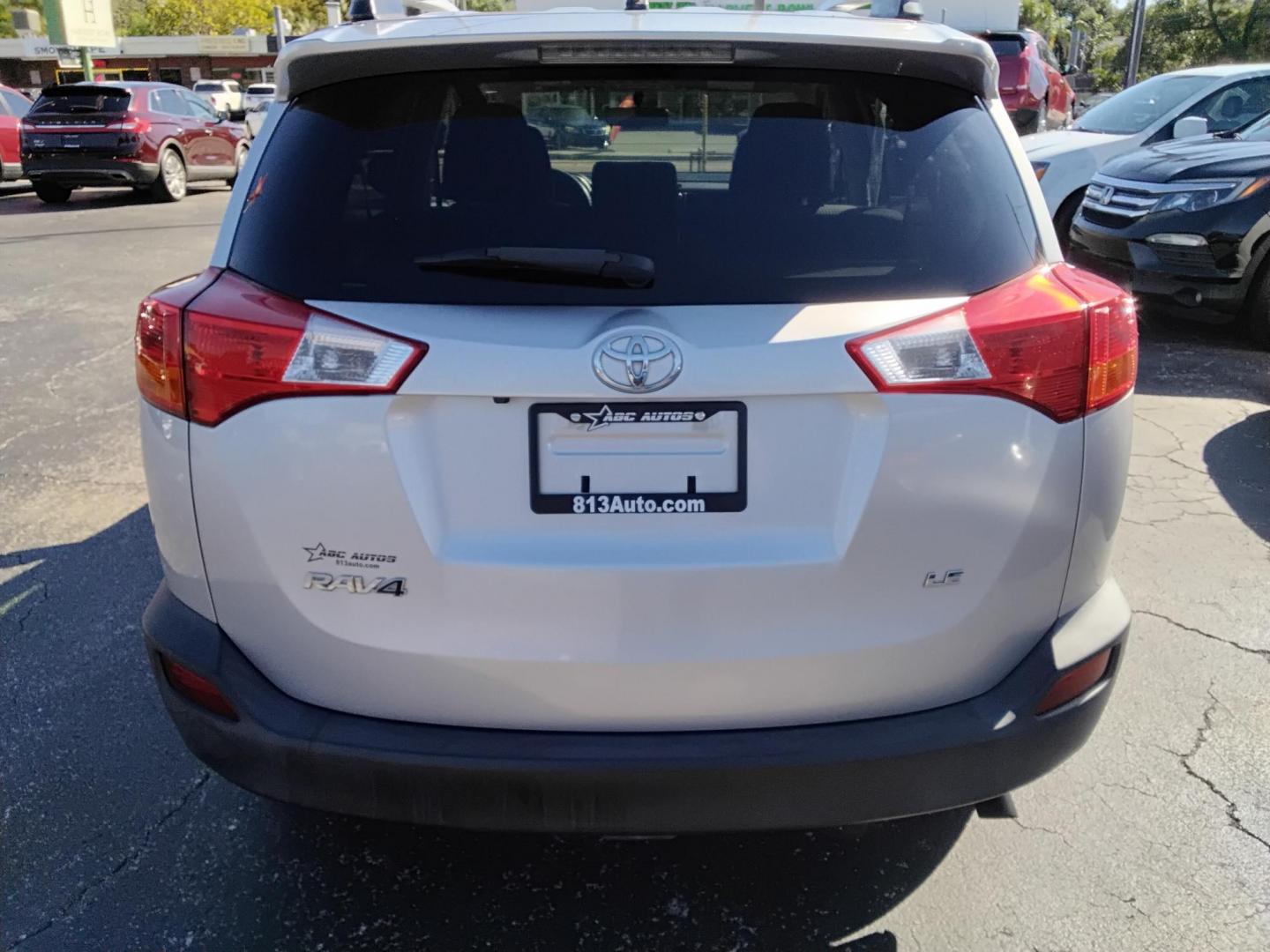 2014 SILVER /Grey Toyota RAV4 LE FWD (JTMZFREV1EJ) with an 2.5L L4 DOHC 16V engine, 6-Speed Automatic transmission, located at 6112 N Florida Avenue, Tampa, FL, 33604, (888) 521-5131, 27.954929, -82.459534 - 499$ down plus tax & tag. - Photo#6