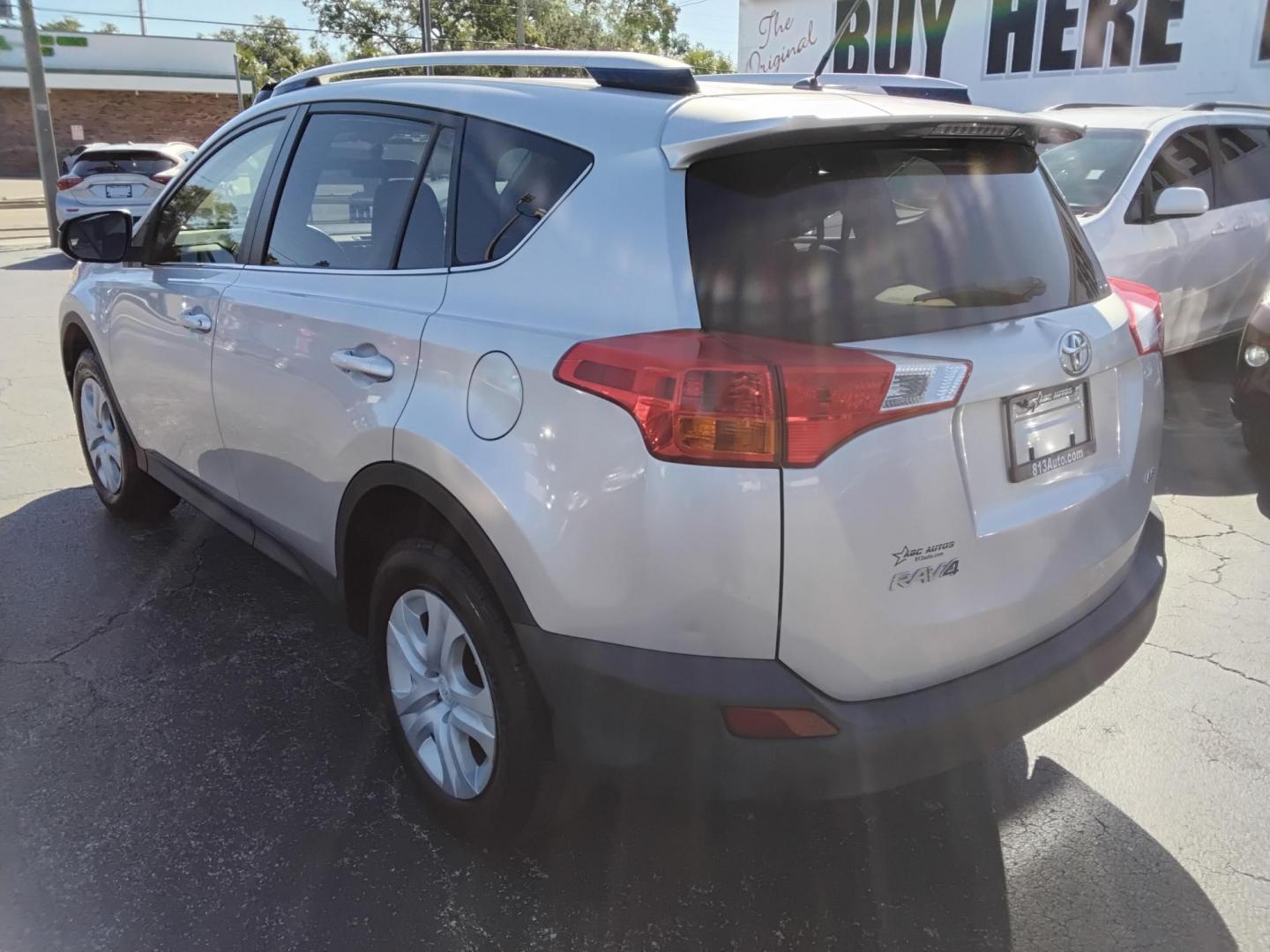 2014 SILVER /Grey Toyota RAV4 LE FWD (JTMZFREV1EJ) with an 2.5L L4 DOHC 16V engine, 6-Speed Automatic transmission, located at 6112 N Florida Avenue, Tampa, FL, 33604, (888) 521-5131, 27.954929, -82.459534 - 499$ down plus tax & tag. - Photo#4