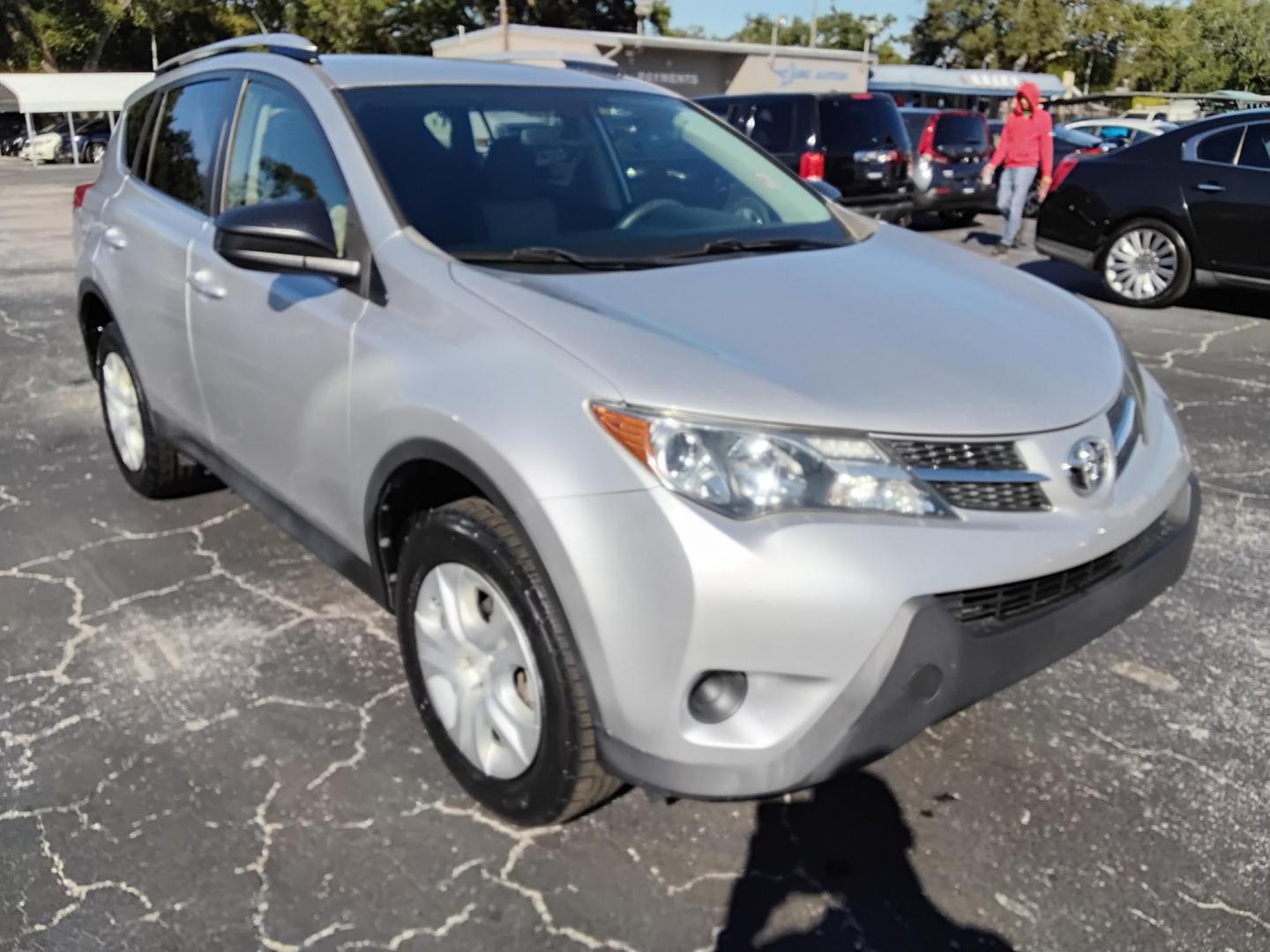 2014 SILVER /Grey Toyota RAV4 LE FWD (JTMZFREV1EJ) with an 2.5L L4 DOHC 16V engine, 6-Speed Automatic transmission, located at 6112 N Florida Avenue, Tampa, FL, 33604, (888) 521-5131, 27.954929, -82.459534 - 499$ down plus tax & tag. - Photo#2