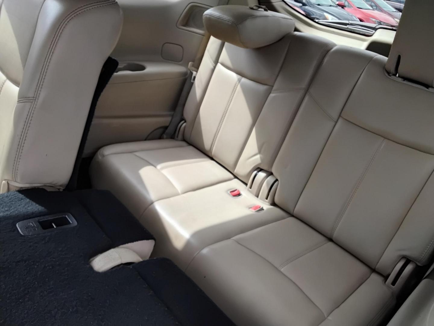 2016 BROWN /Beige Nissan Pathfinder S 2WD (5N1AR2MN9GC) with an 3.5L V6 DOHC 24V engine, CVT transmission, located at 6112 N Florida Avenue, Tampa, FL, 33604, (888) 521-5131, 27.954929, -82.459534 - 499$ down plus tax & tag. - Photo#13