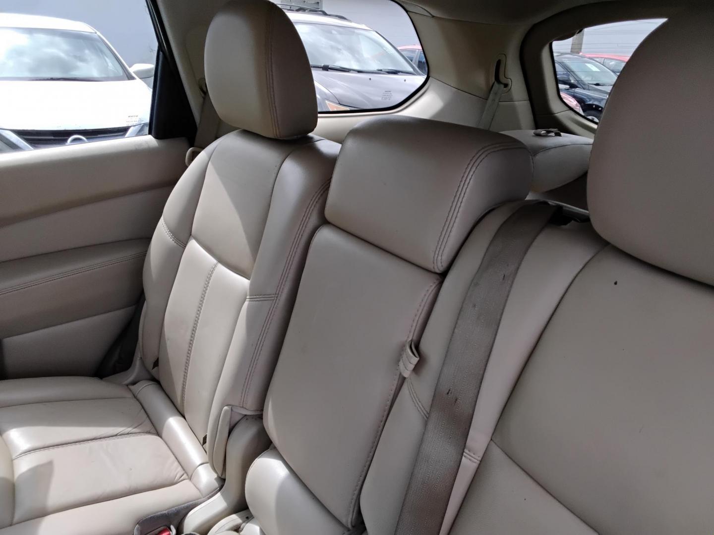 2016 BROWN /Beige Nissan Pathfinder S 2WD (5N1AR2MN9GC) with an 3.5L V6 DOHC 24V engine, CVT transmission, located at 6112 N Florida Avenue, Tampa, FL, 33604, (888) 521-5131, 27.954929, -82.459534 - 499$ down plus tax & tag. - Photo#14