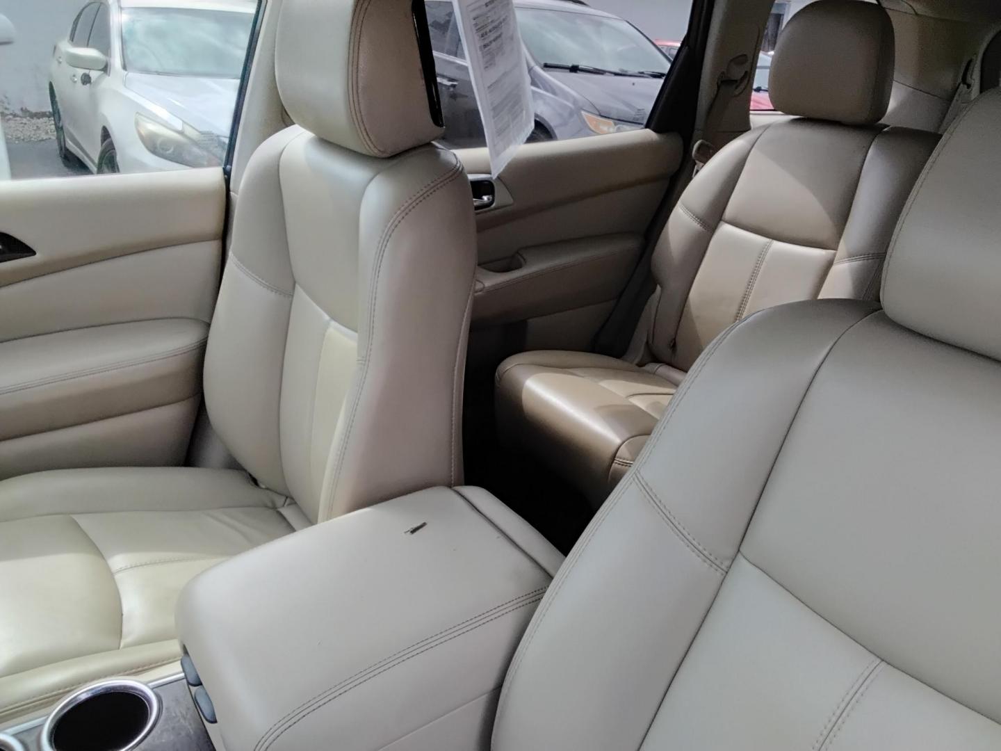 2016 BROWN /Beige Nissan Pathfinder S 2WD (5N1AR2MN9GC) with an 3.5L V6 DOHC 24V engine, CVT transmission, located at 6112 N Florida Avenue, Tampa, FL, 33604, (888) 521-5131, 27.954929, -82.459534 - 499$ down plus tax & tag. - Photo#12